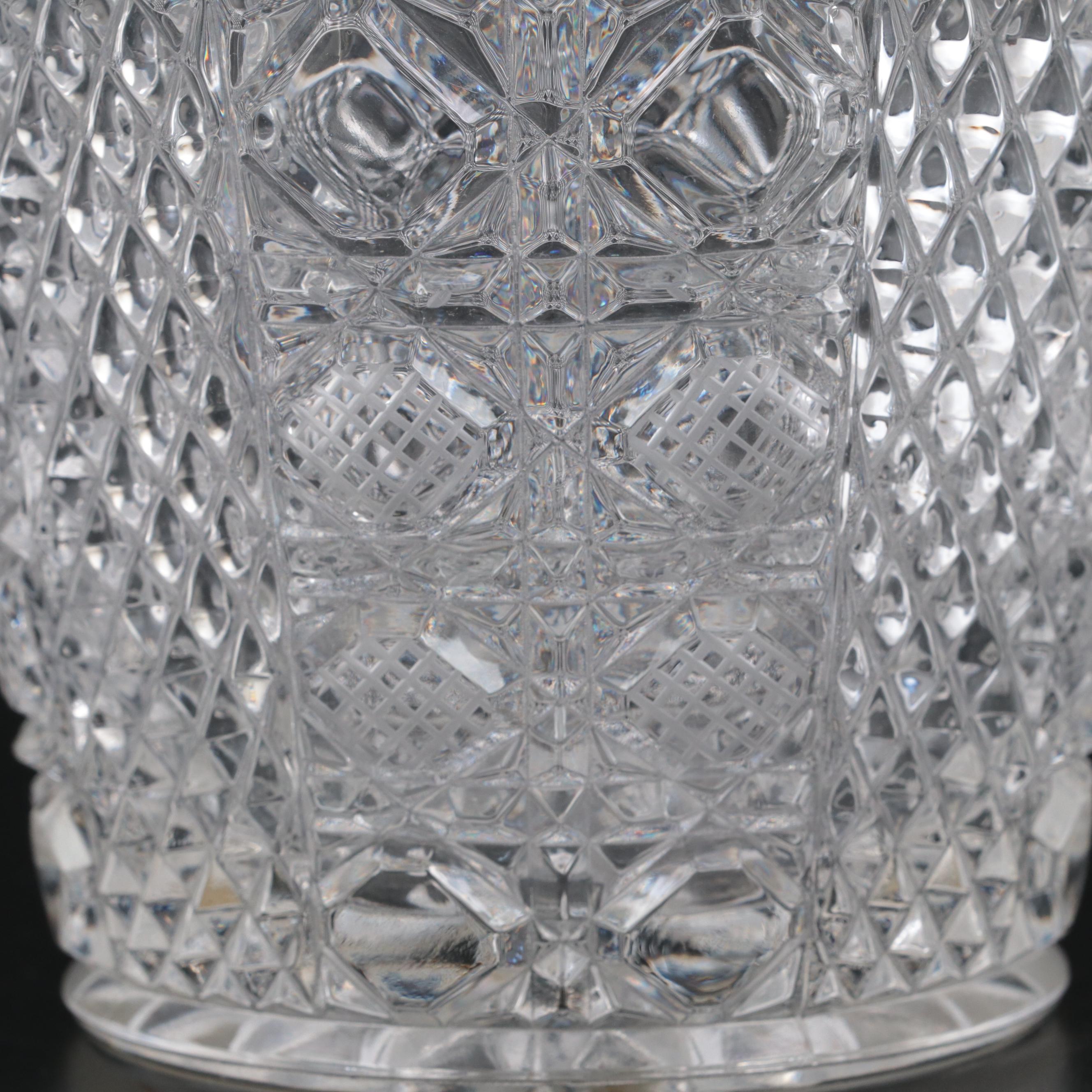 Crystal Decanter with Glass Liquor Glasses, Mid to Late 20th Century