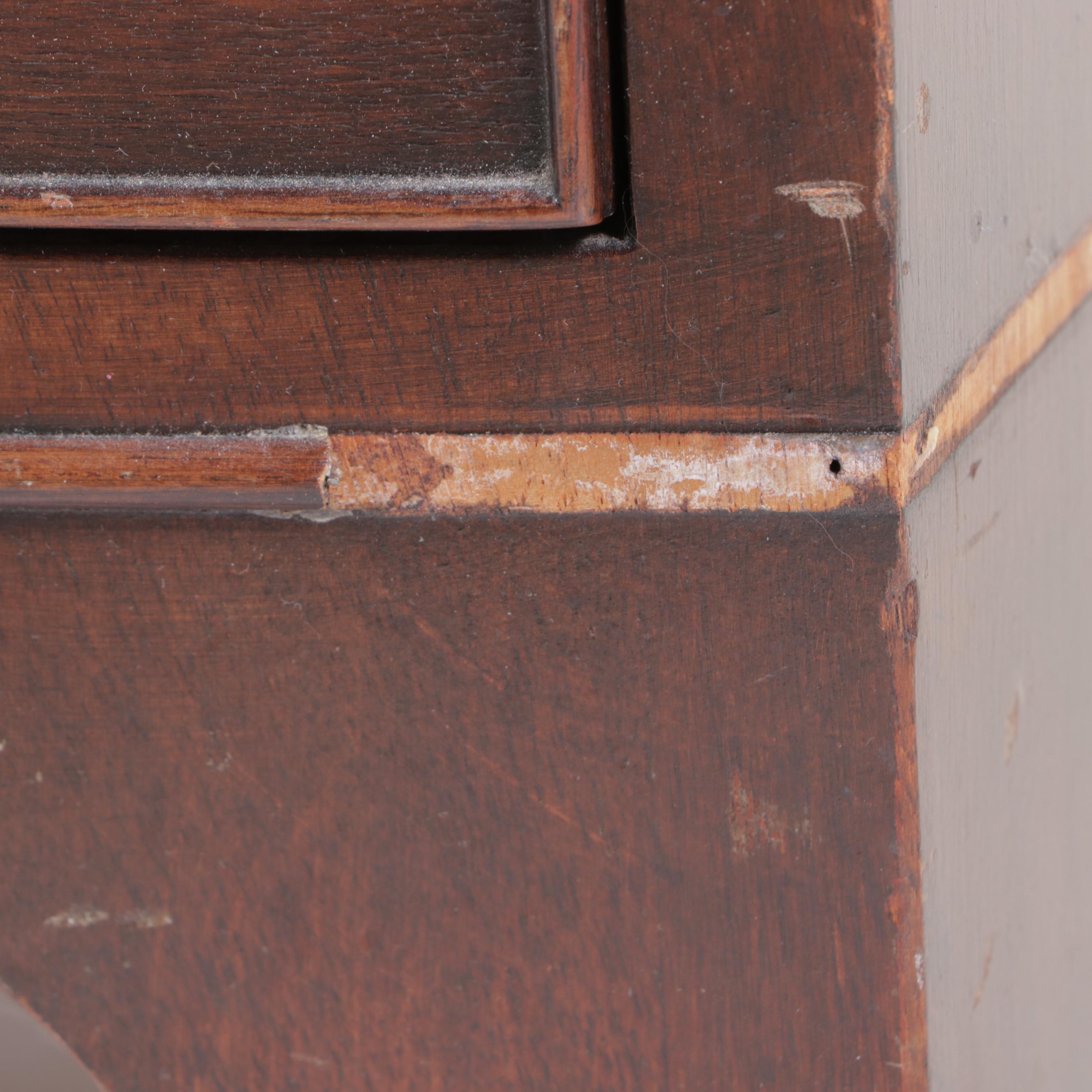 Kindel Federal Style Mahogany Eight Drawer Bowfront Chest, Mid-20th Century