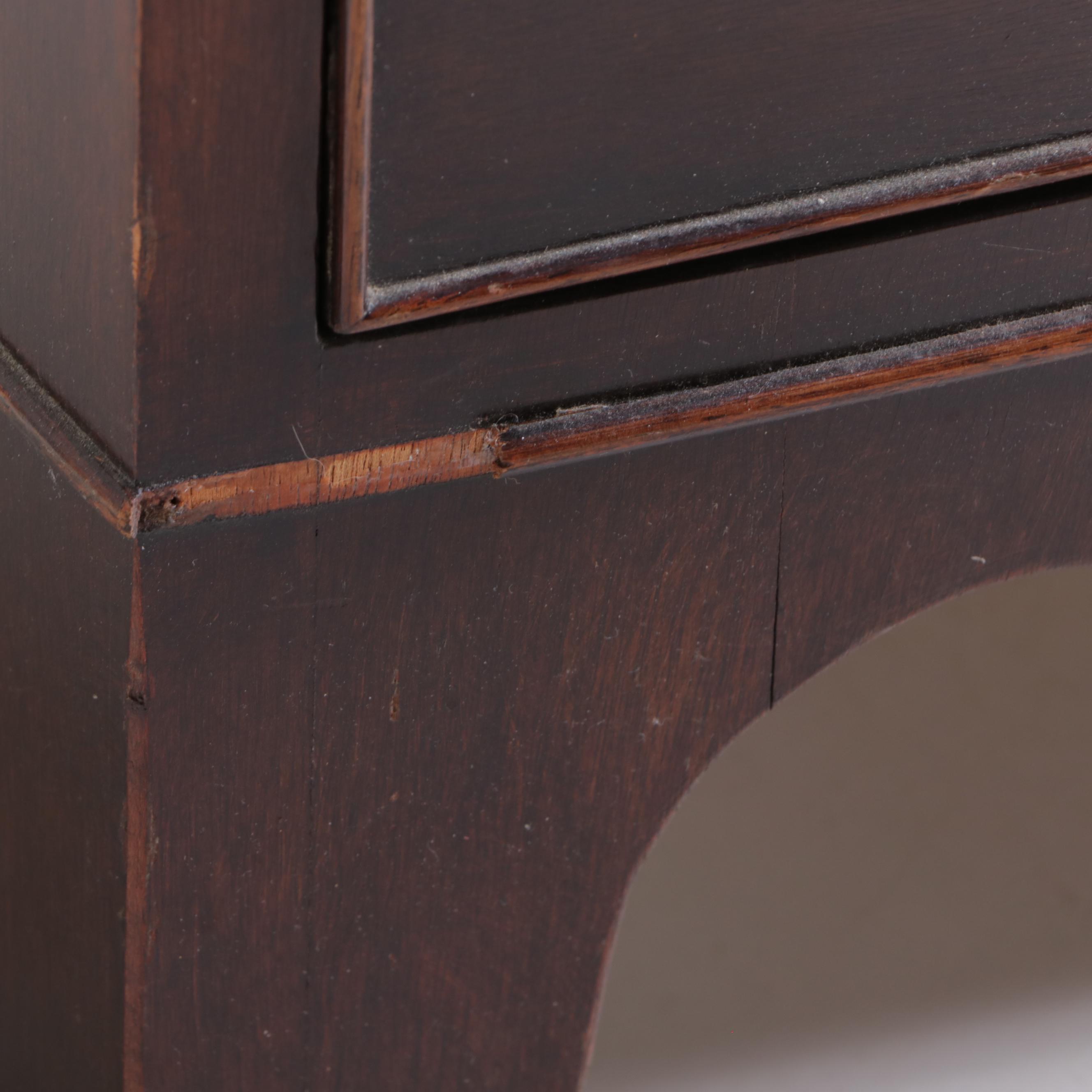 Kindel Federal Style Mahogany Eight Drawer Bowfront Chest, Mid-20th Century