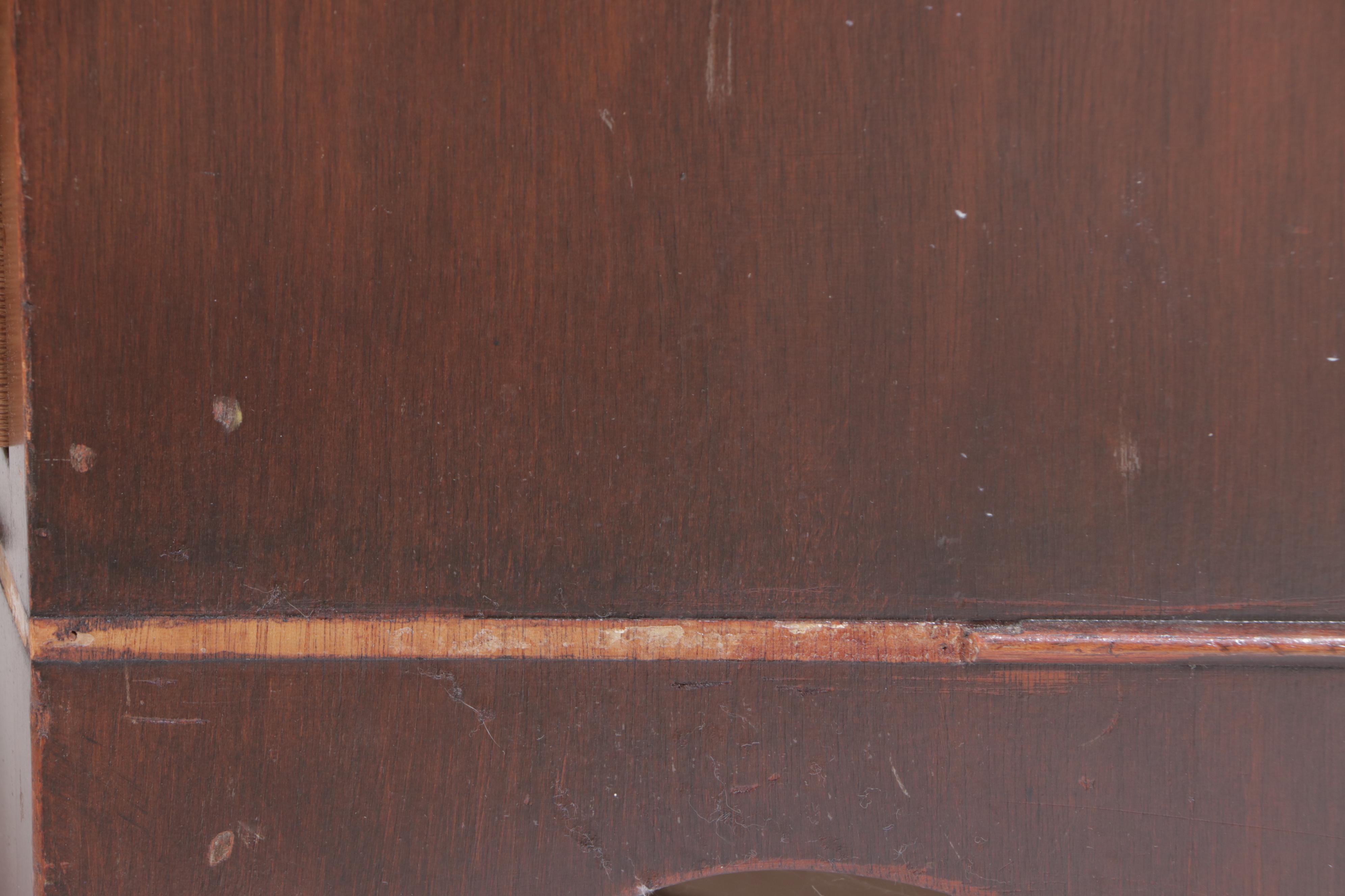 Kindel Federal Style Mahogany Eight Drawer Bowfront Chest, Mid-20th Century