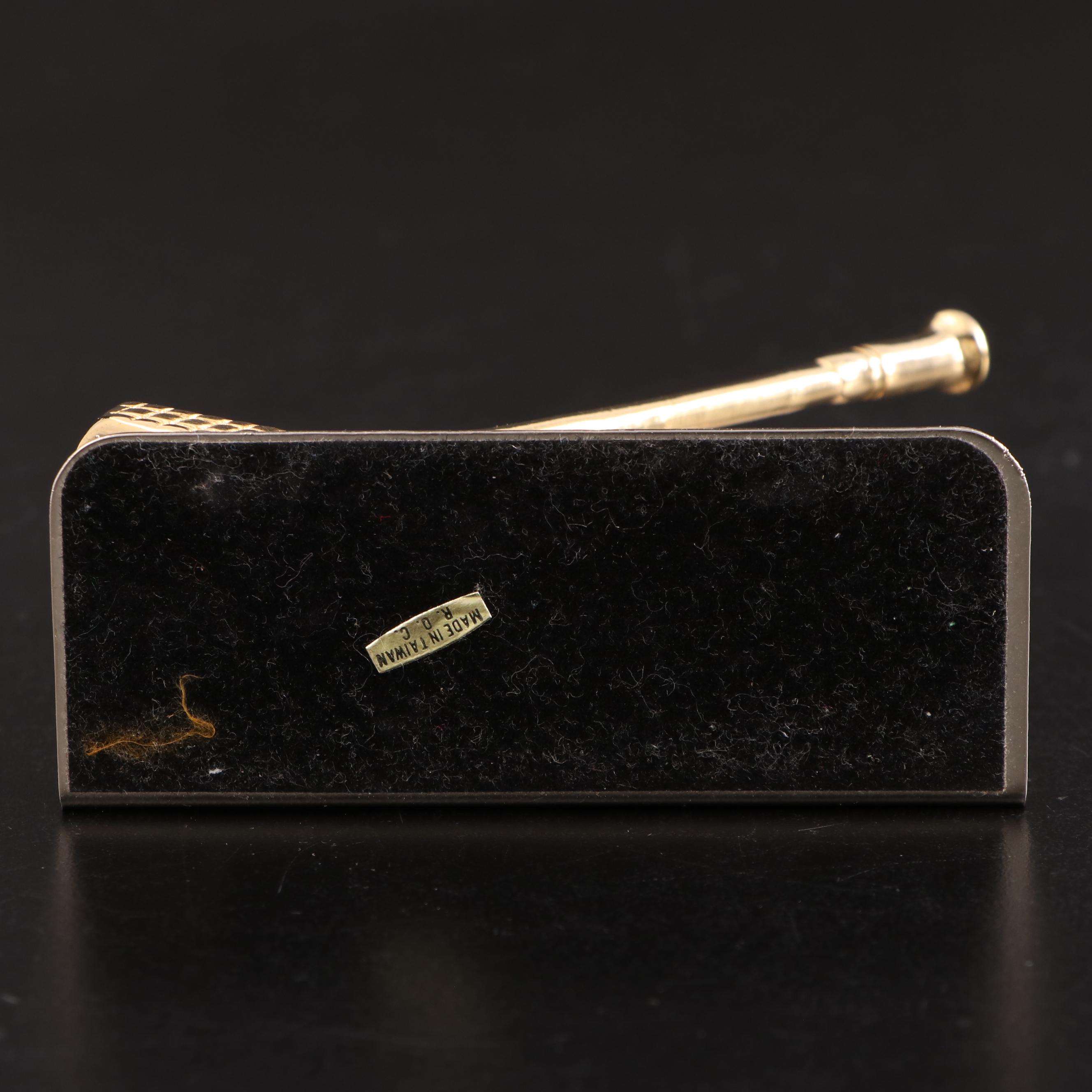 Fenton Glass Golf Ball Paperweight with Golf Table Décor Collection