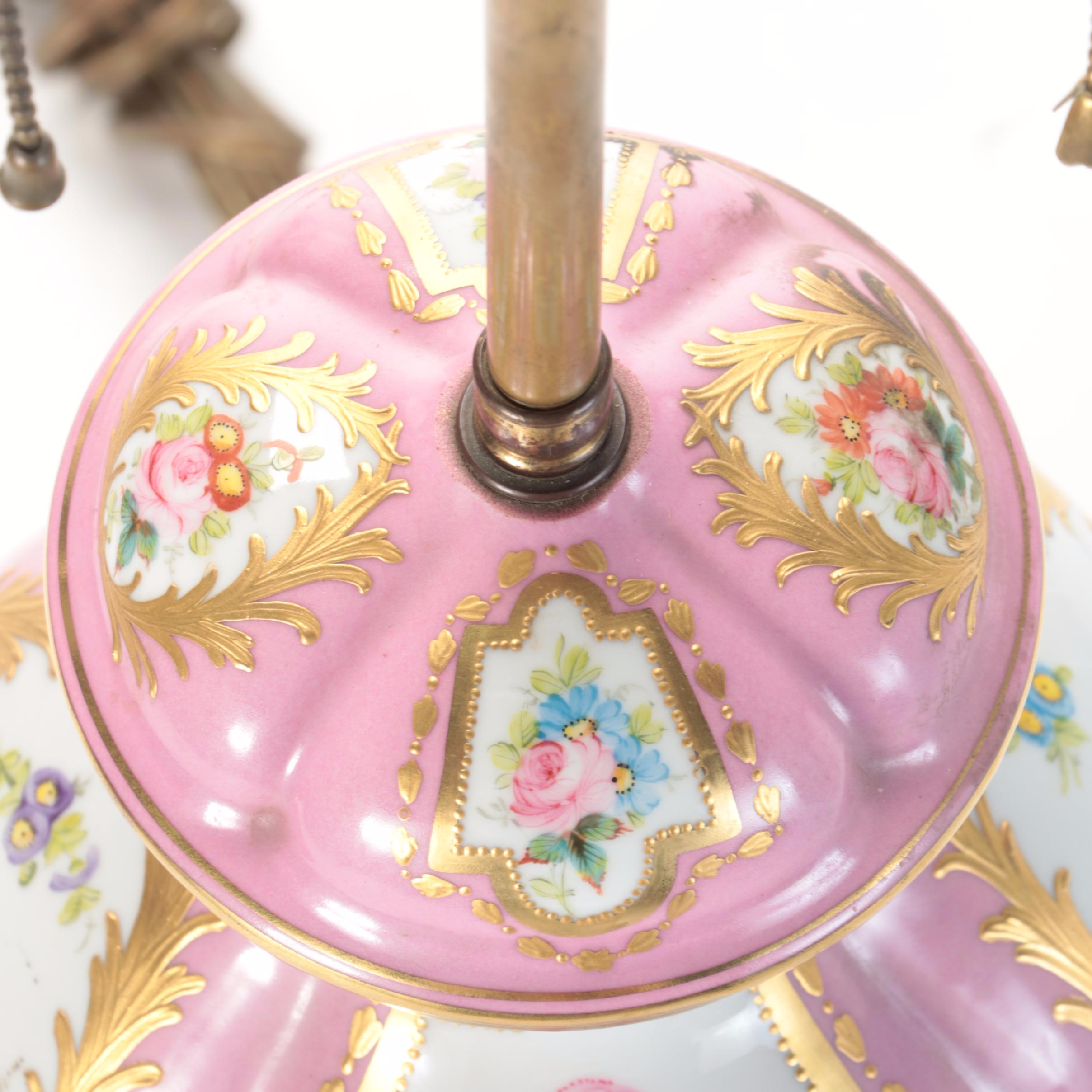 Victorian Style Porcelain Hand-Painted Vase Table Lamp, Mid-20th Century