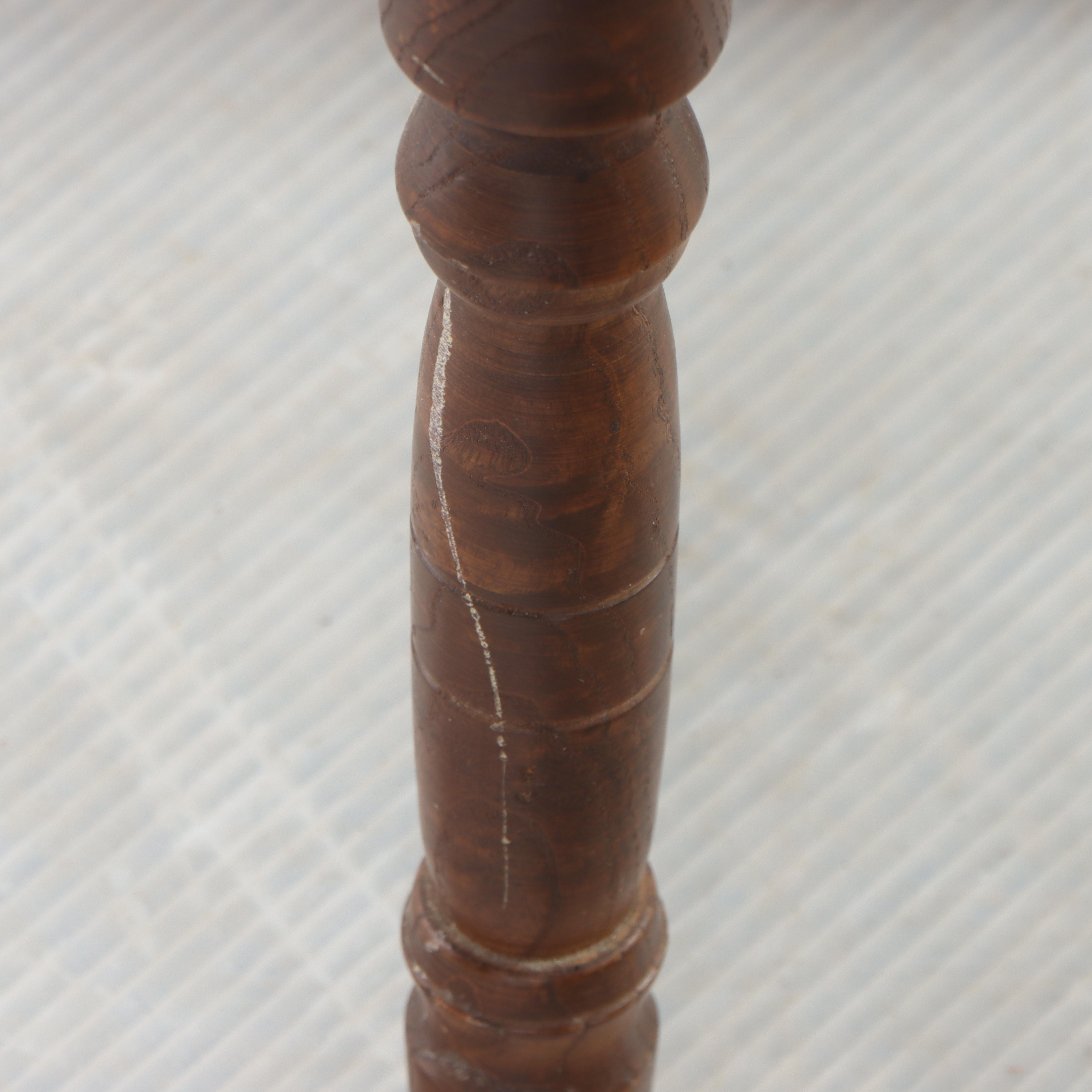 Stump Home Specialties Oak and Vinyl Lift-Seat Sewing Chair with Accessories