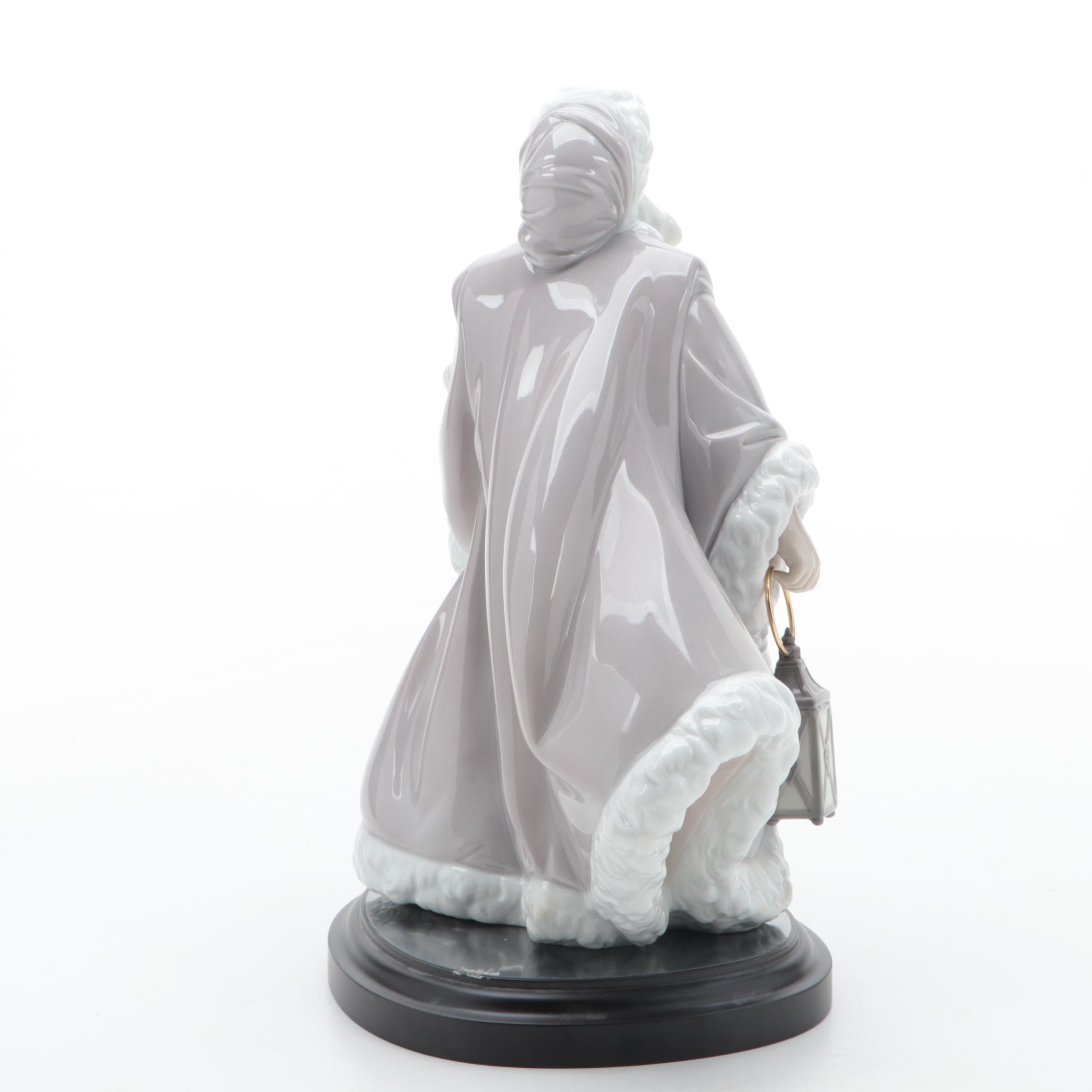 Lladró Limited Edition "Santa Claus Messenger" Porcelain Figurine, 2004–2008