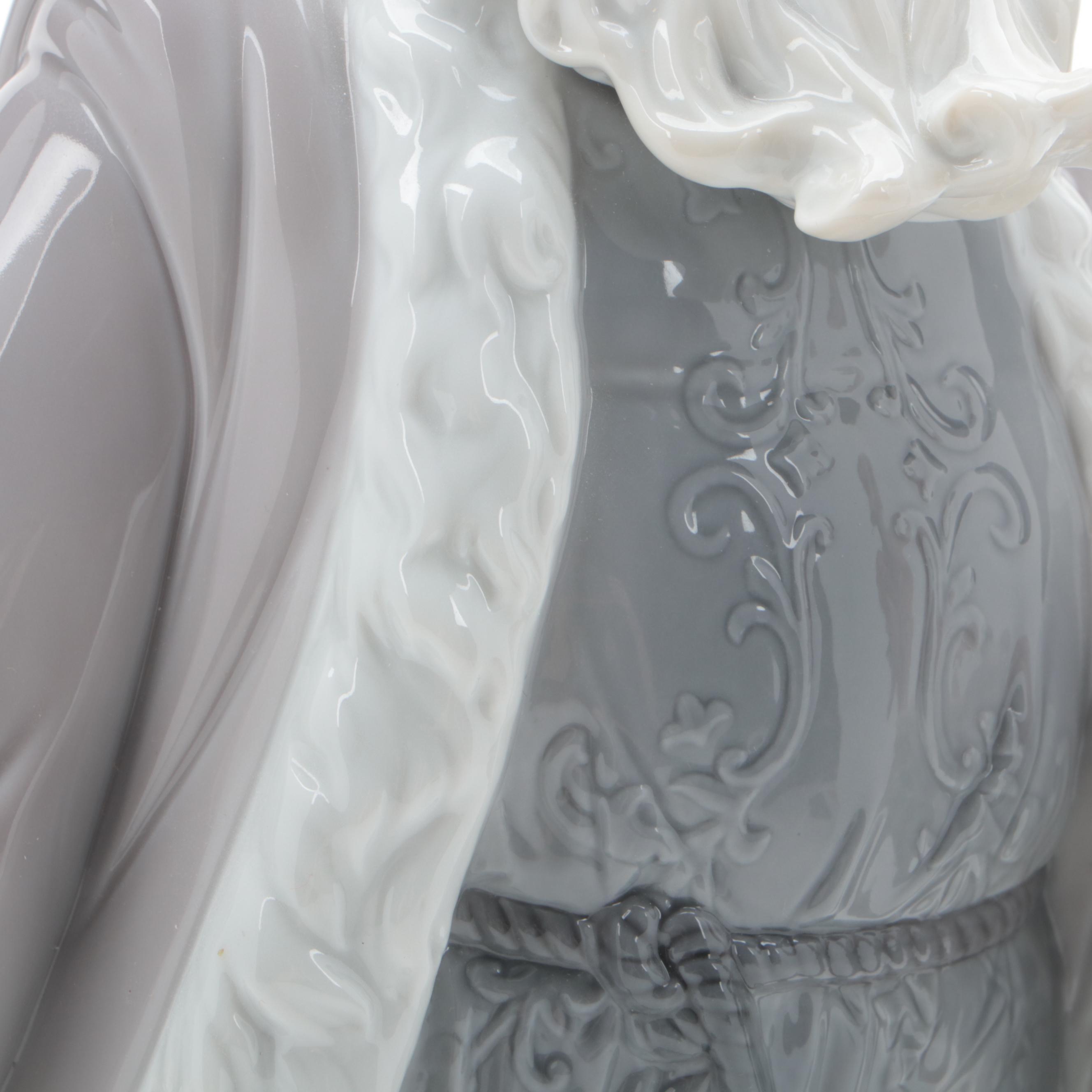 Lladró Limited Edition "Santa Claus Messenger" Porcelain Figurine, 2004–2008