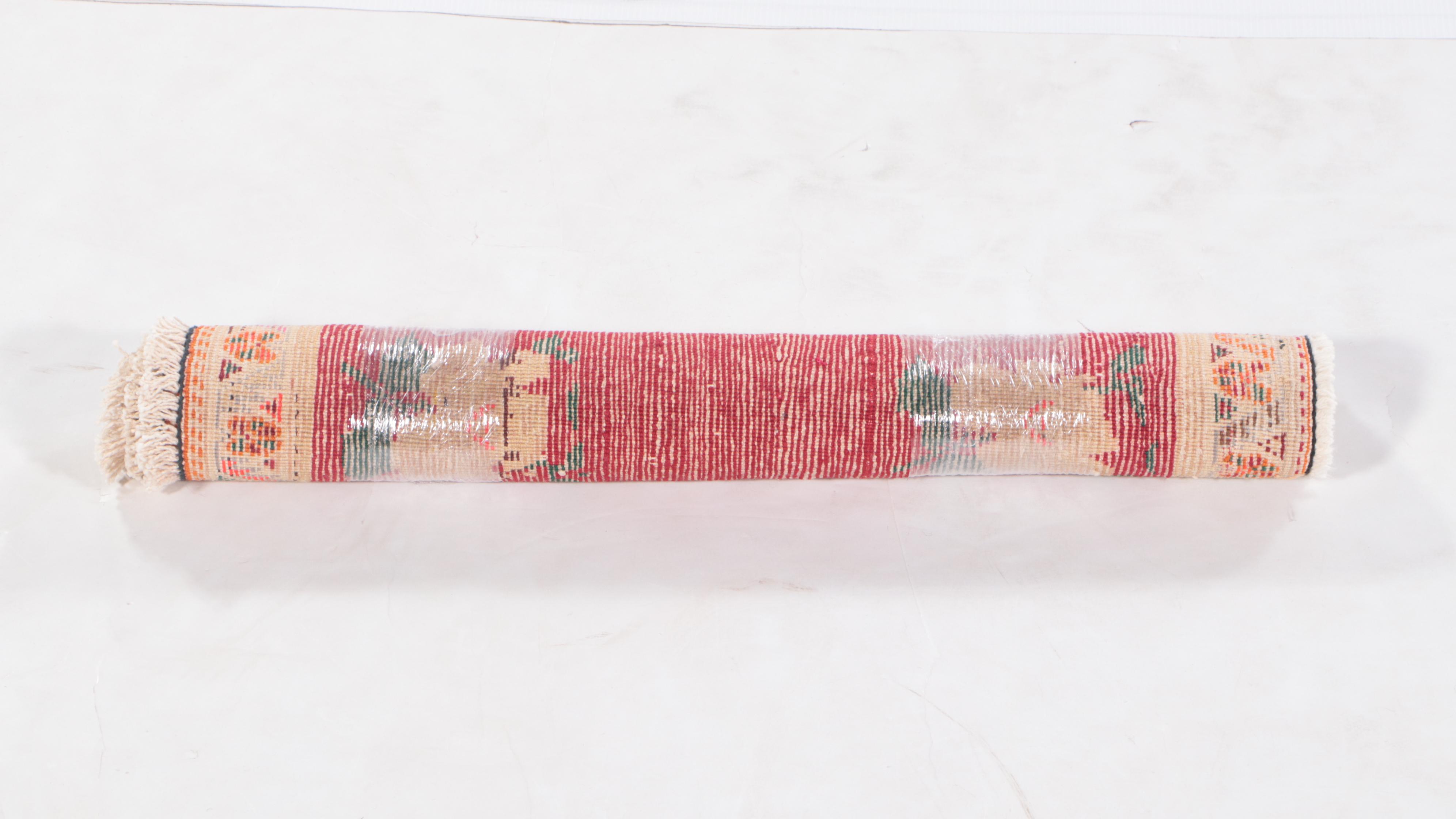 1'10 x 1'11 Hand-Knotted Persian Qashqai Pictorial Floor Mat