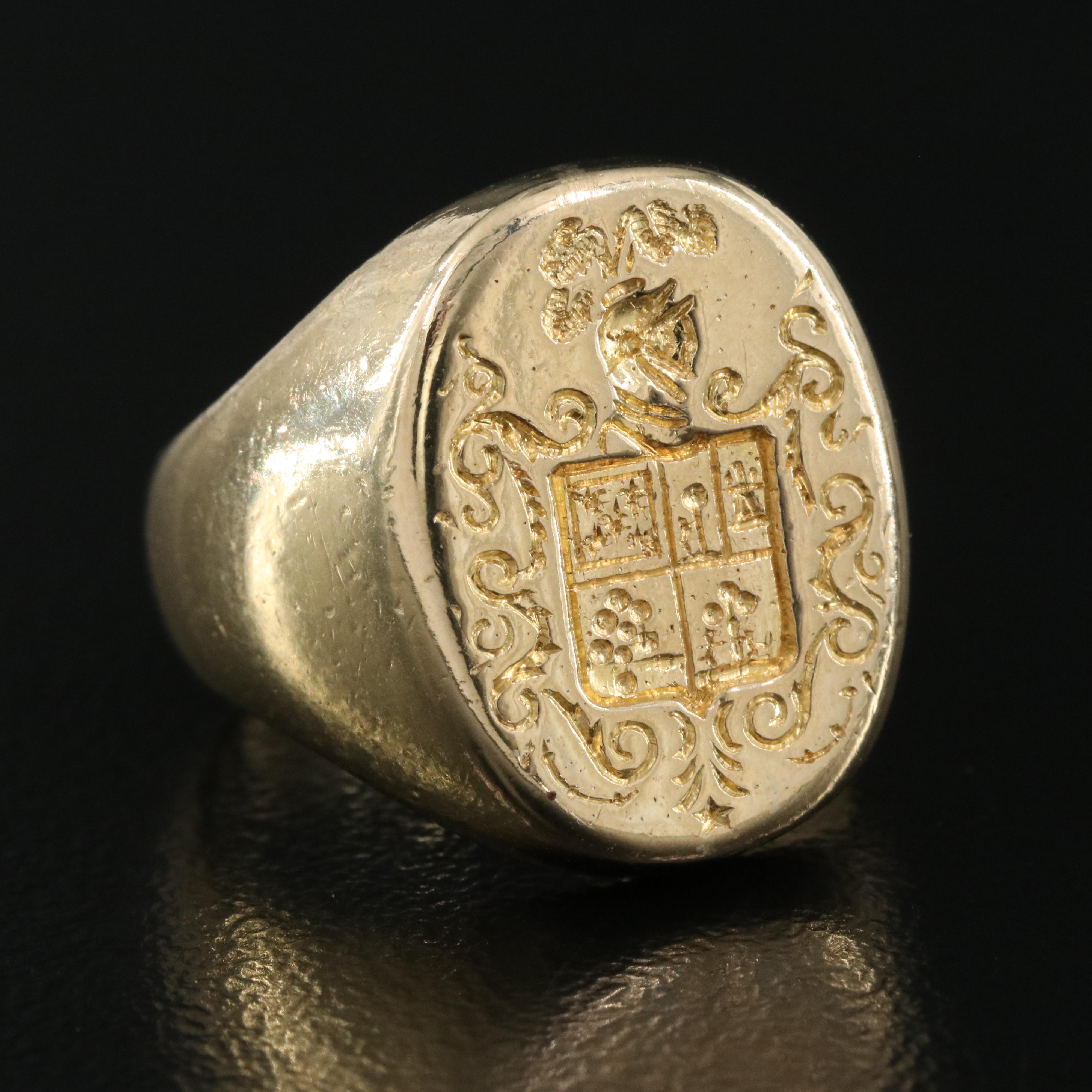 Vintage 18K Heraldic Signet Ring