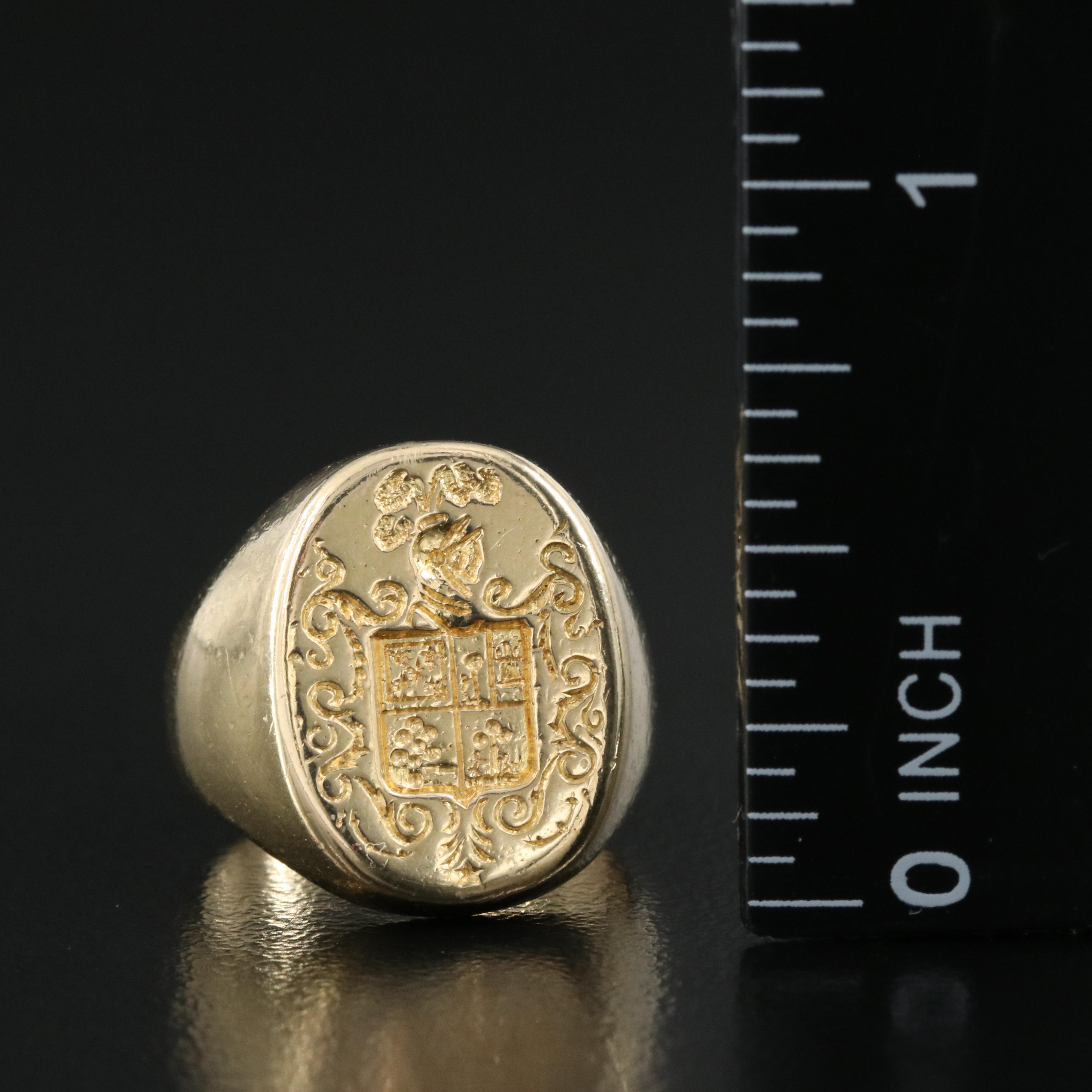 Vintage 18K Heraldic Signet Ring