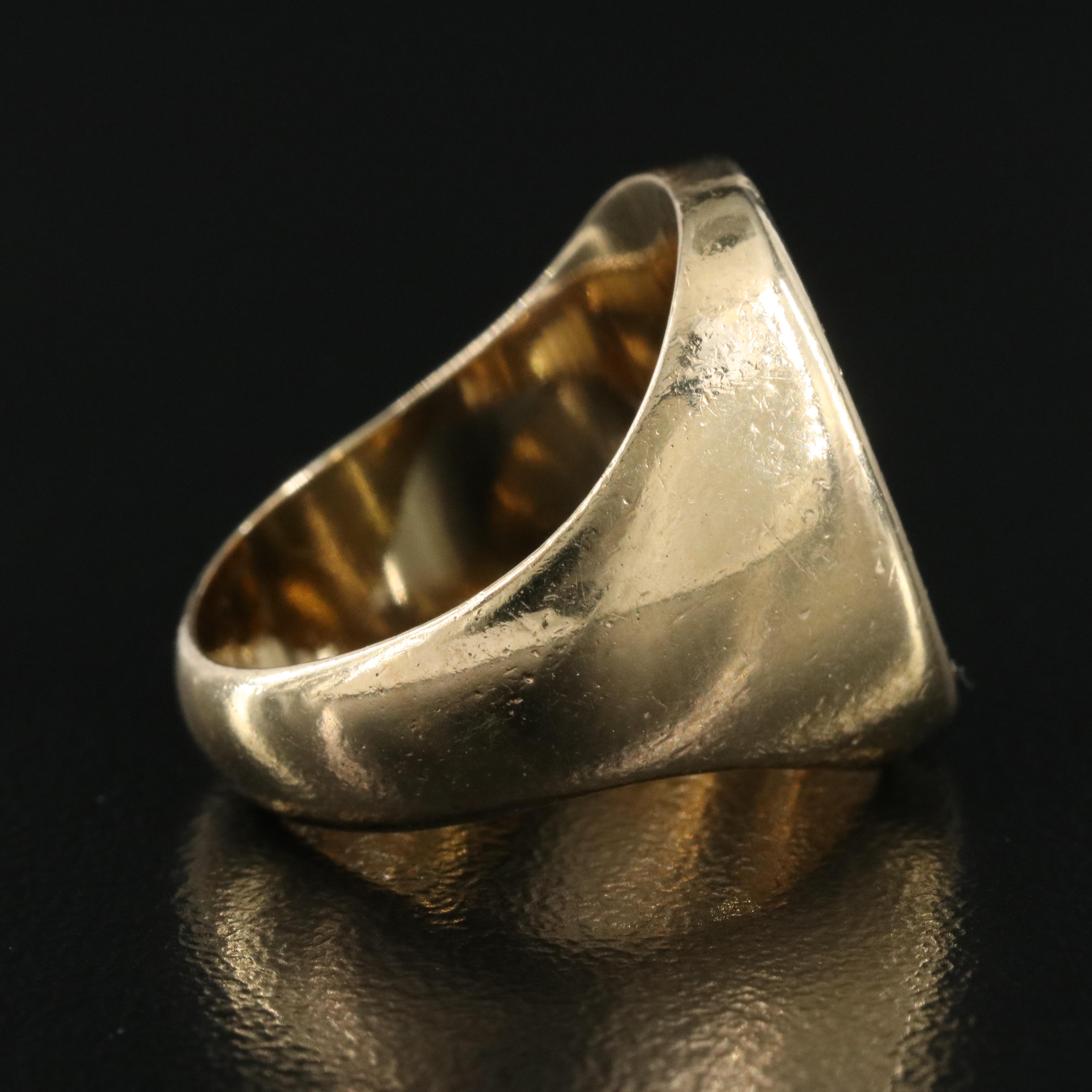 Vintage 18K Heraldic Signet Ring