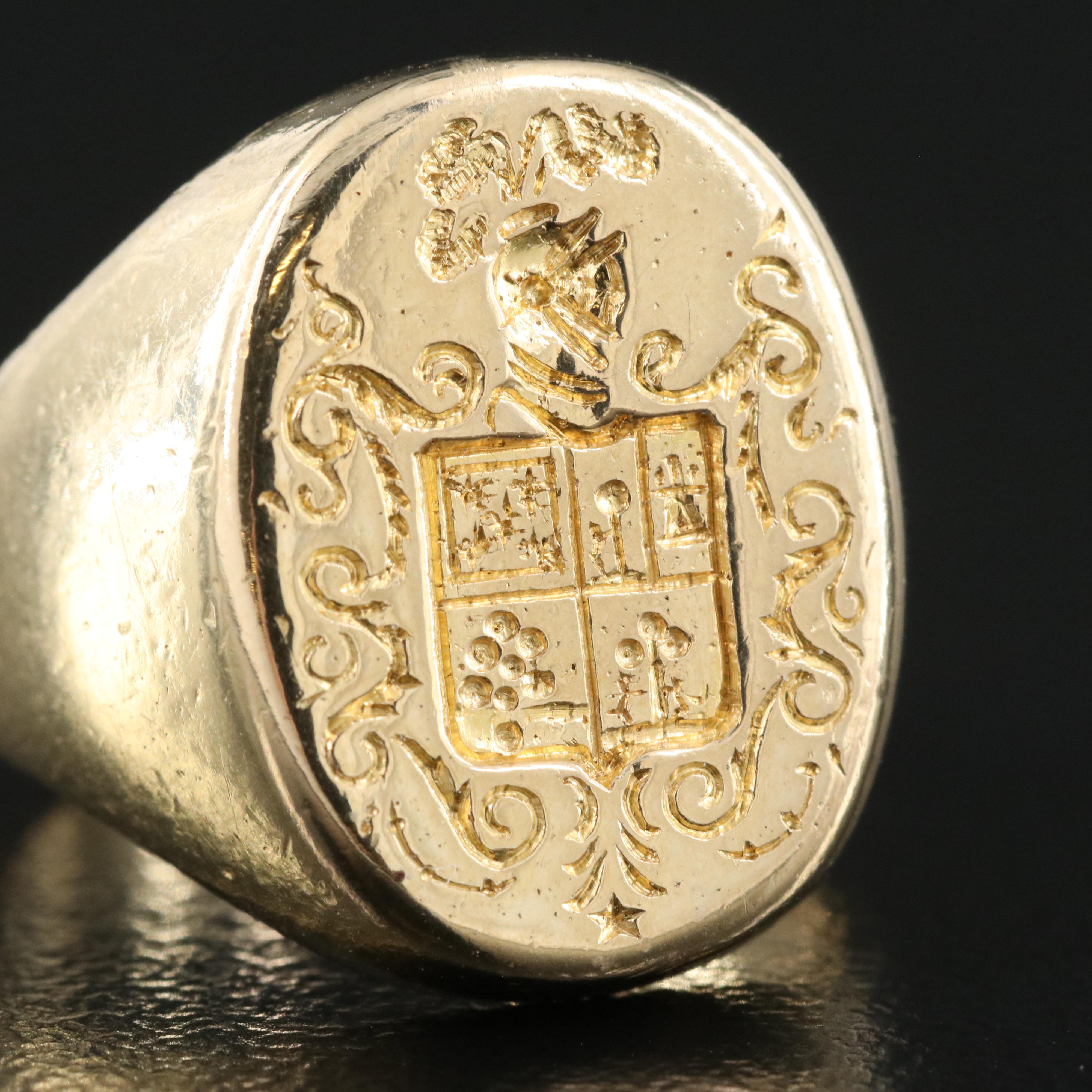 Vintage 18K Heraldic Signet Ring