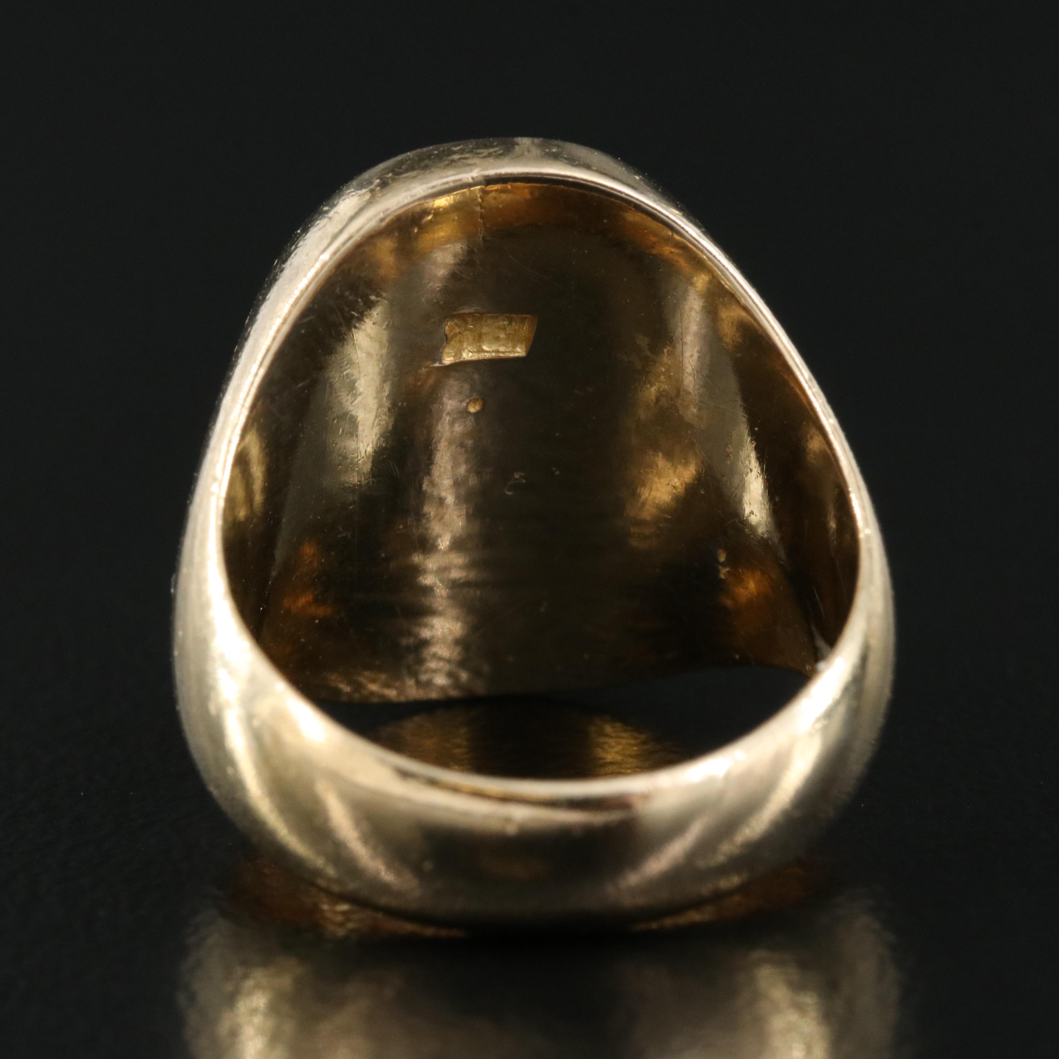 Vintage 18K Heraldic Signet Ring