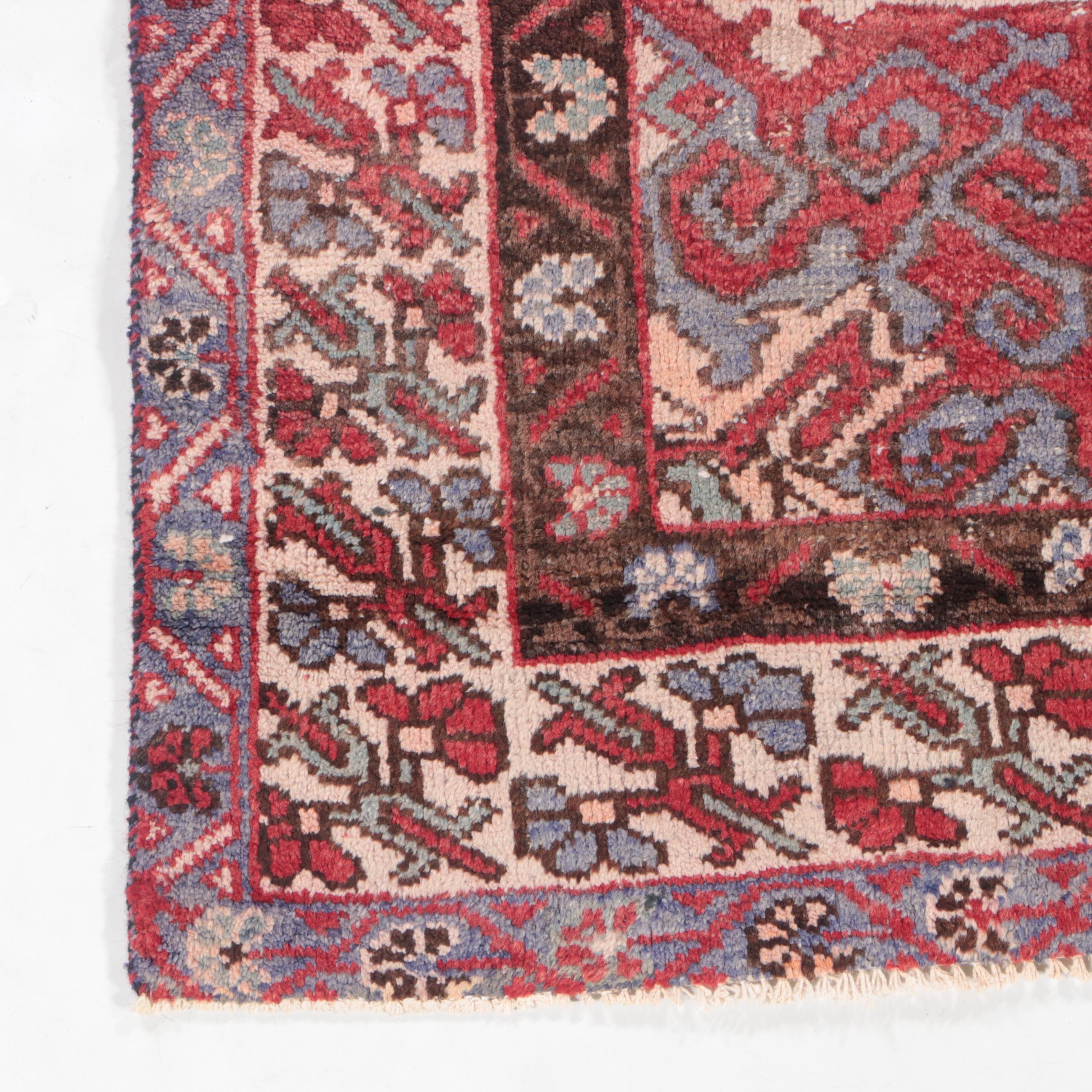 5'1 x 9'8 Hand-Knotted Persian Bakhshayesh Area Rug