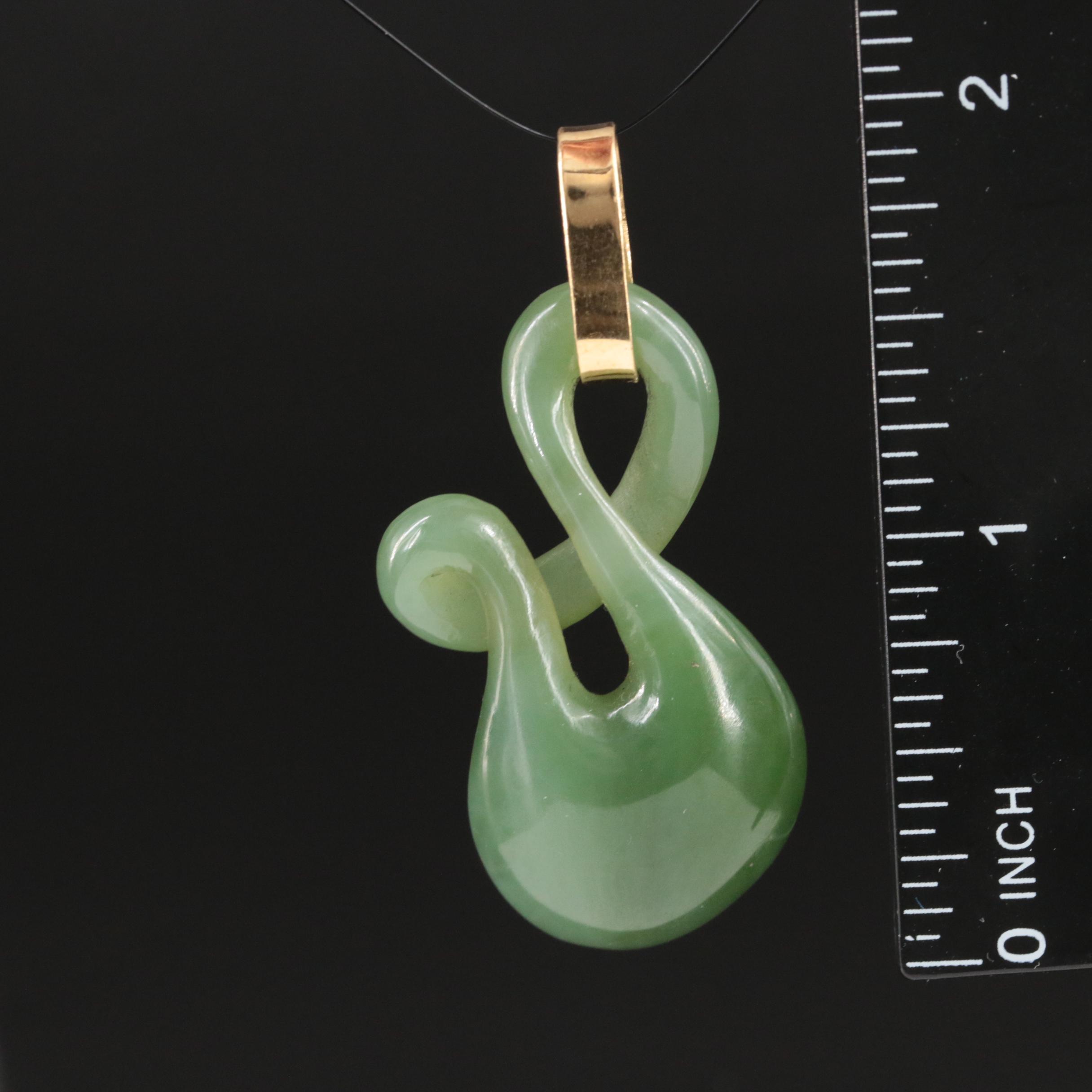 18K Nephrite Twist Pendant
