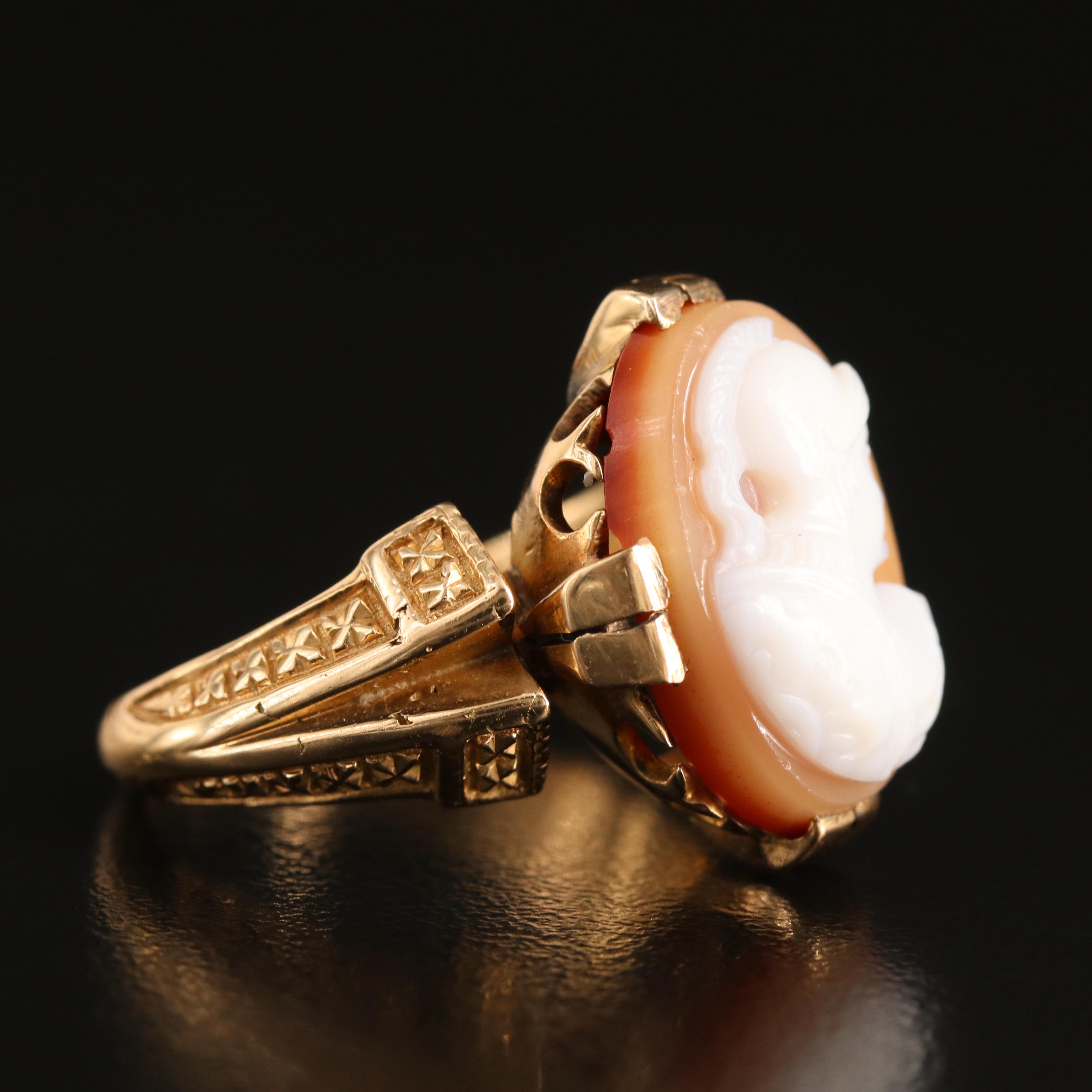 Victorian 18K Sardonyx Roman Soldier Cameo Ring