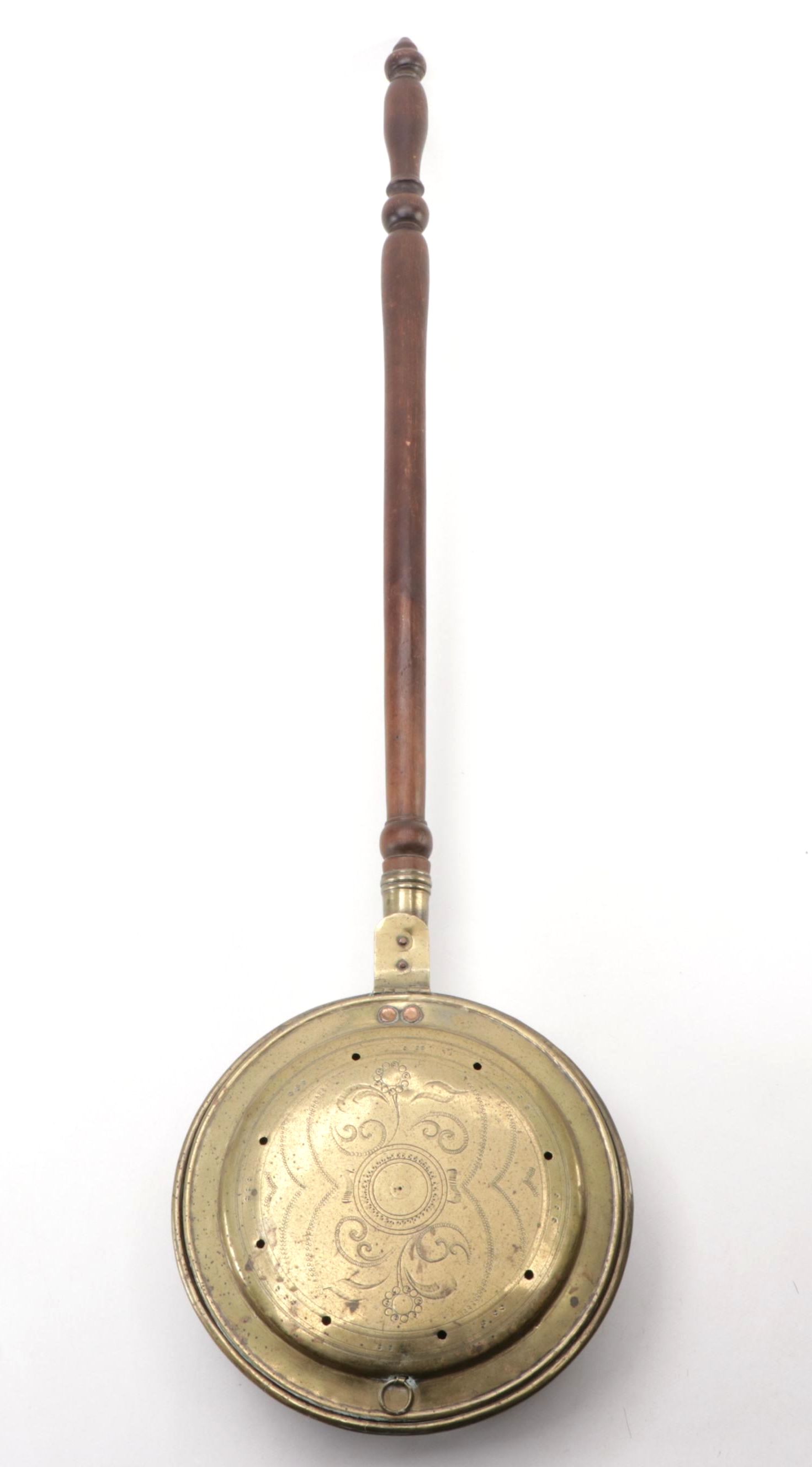 Wooden Handled Engraved Brass with Hinged Lid Bed Warmer