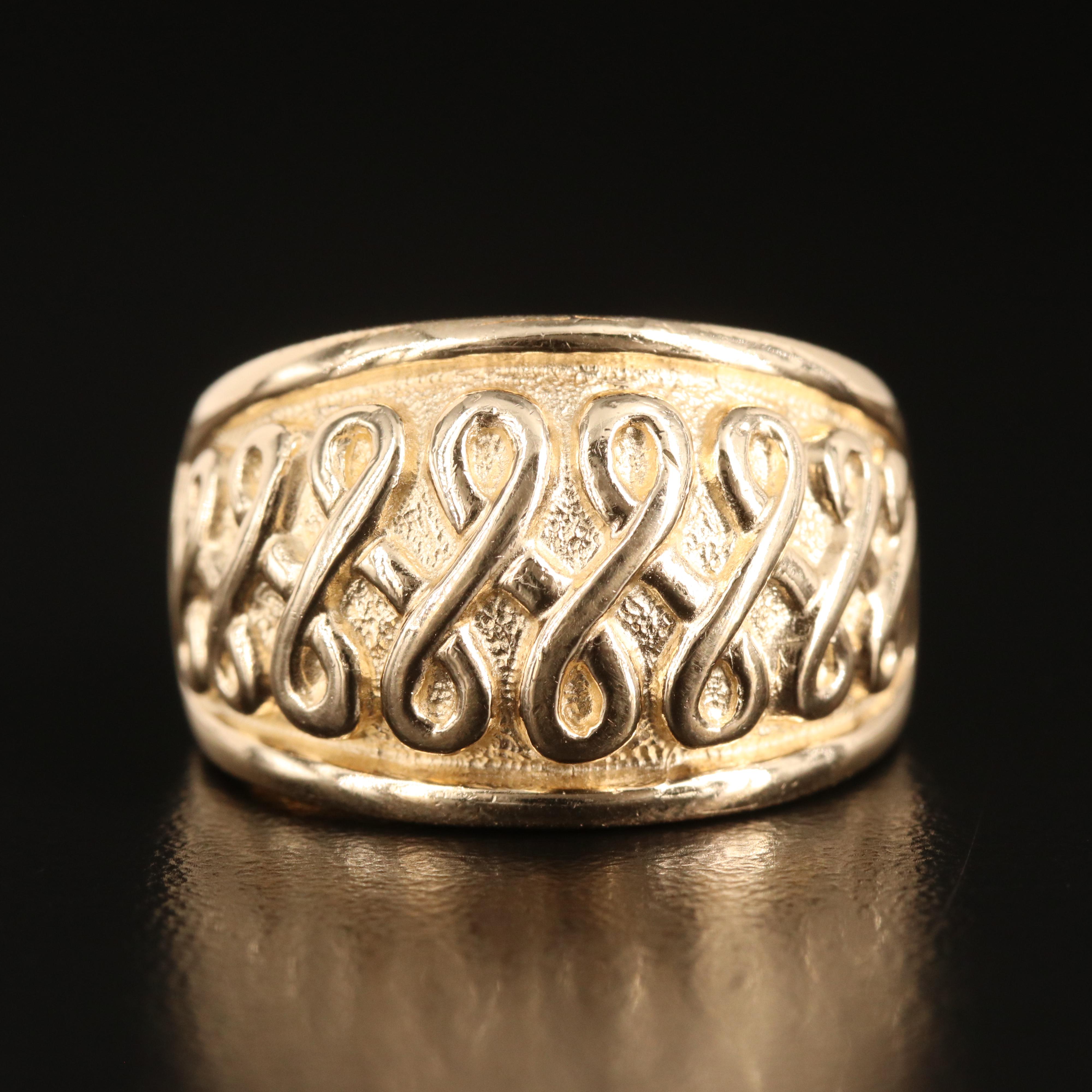 10K Infinity Knot Tapered Ring