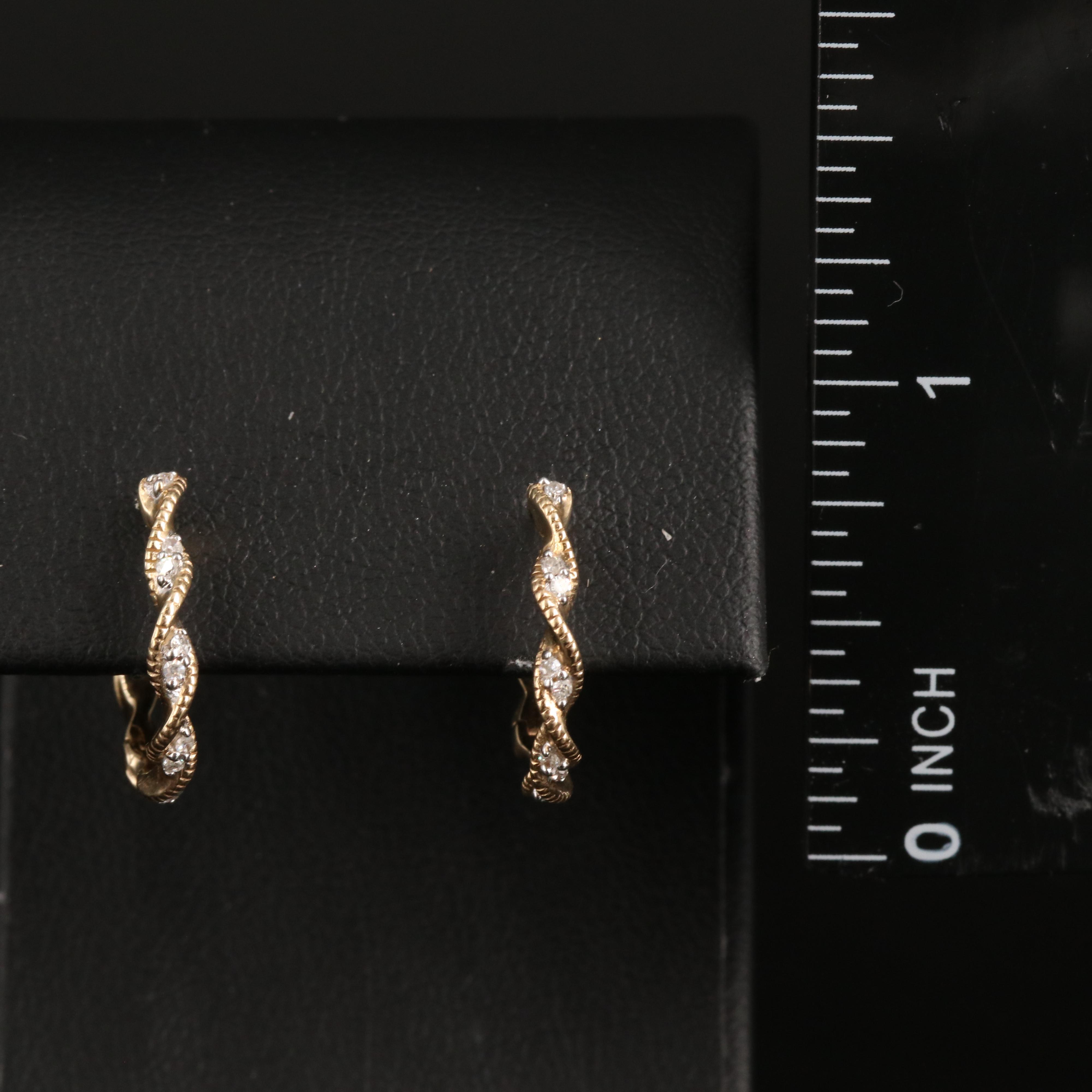 10K 0.10 CTW Diamond Fluted Huggie Hoop Earrings