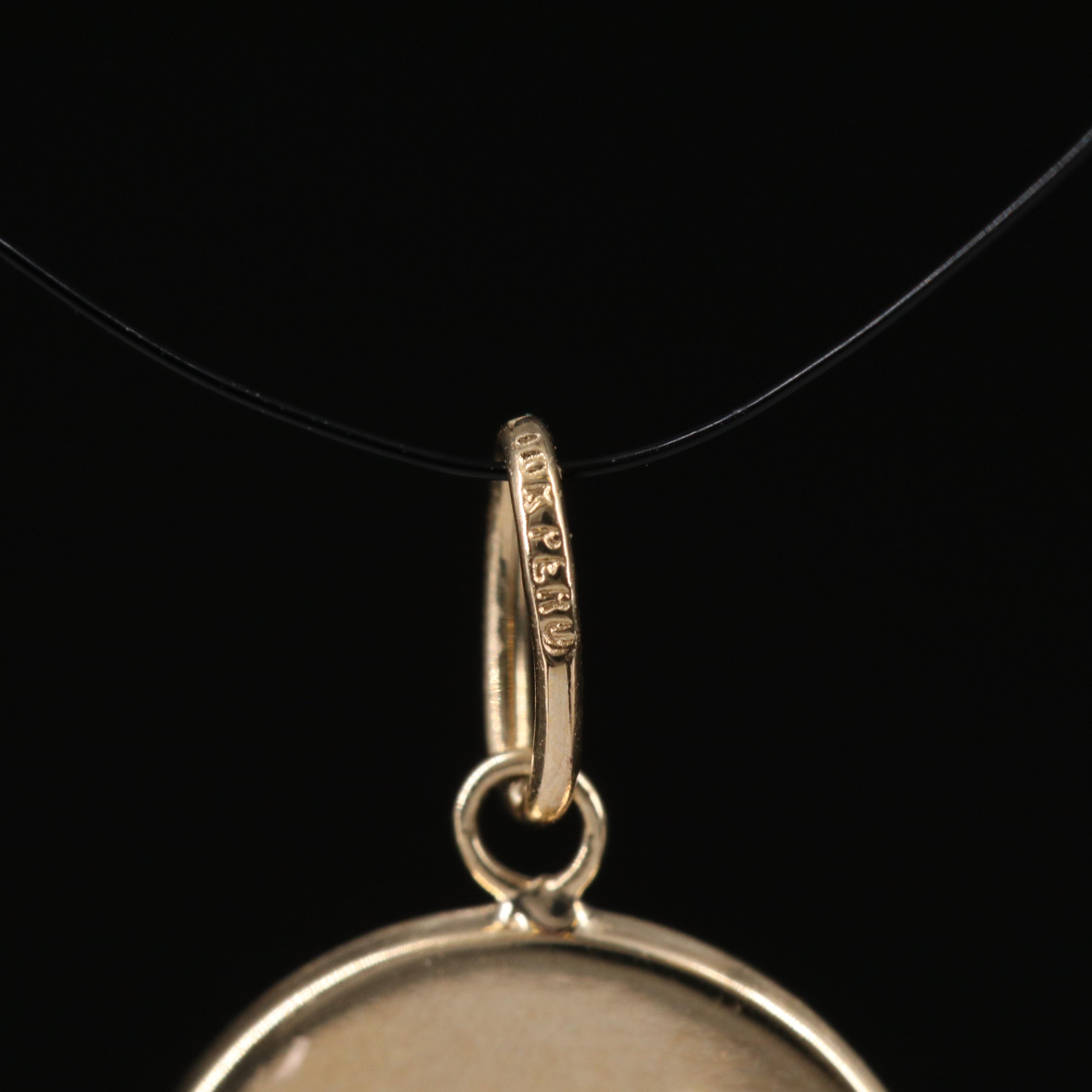 10K ''Mom'' Disk Pendant