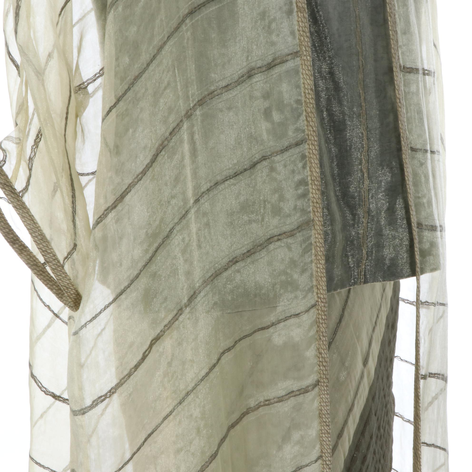 Zonda Nellis Ensemble Separates in Nylon/Rayon/Linen Blend Textiles