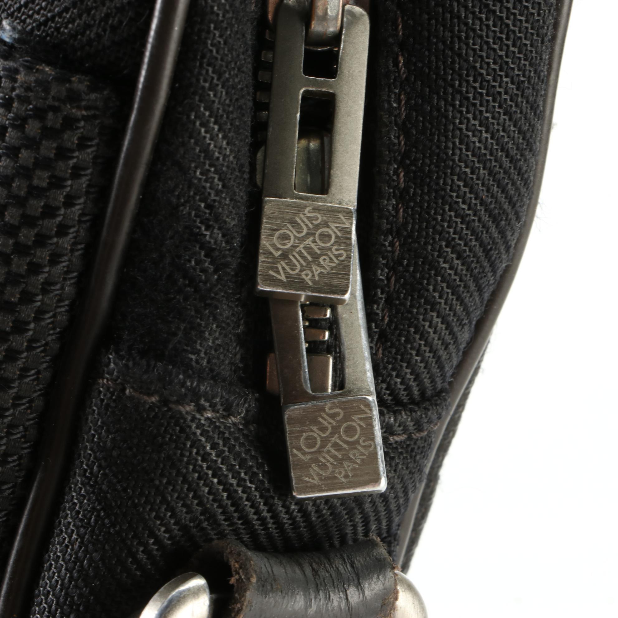 Louis Vuitton Laptop Bag in Black Damier Géant with Leather Trim