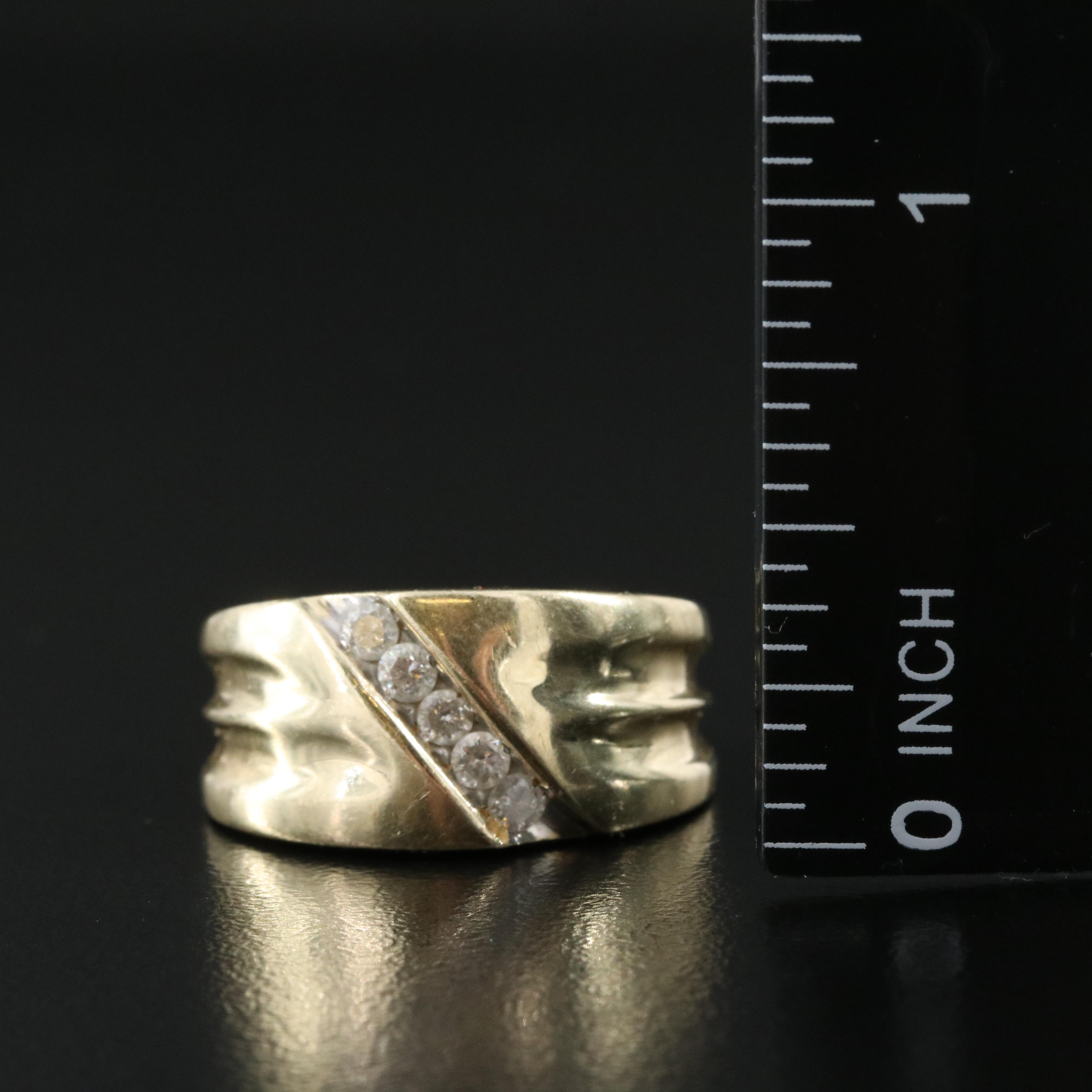 10K 0.25 CTW Diamond Ring