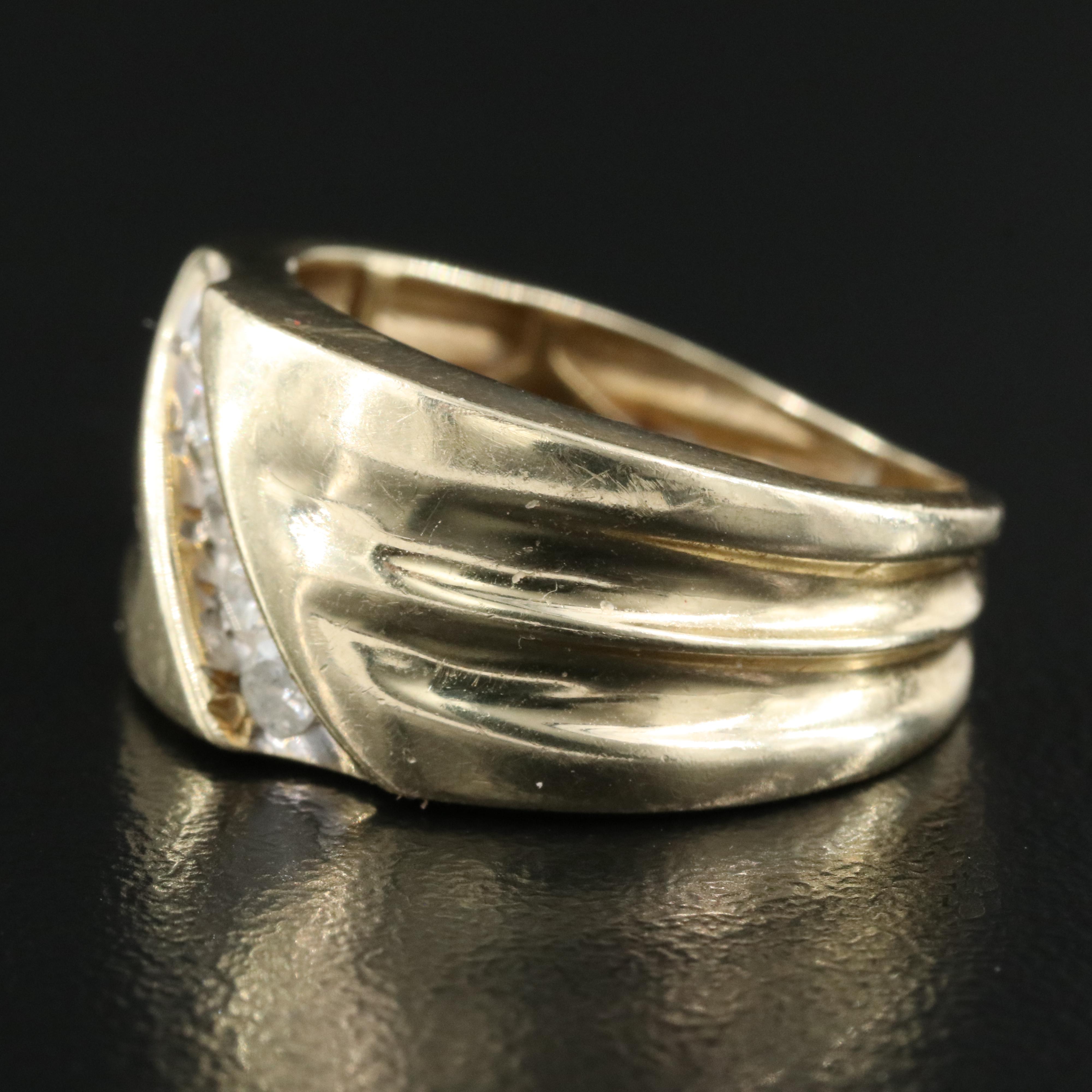 10K 0.25 CTW Diamond Ring