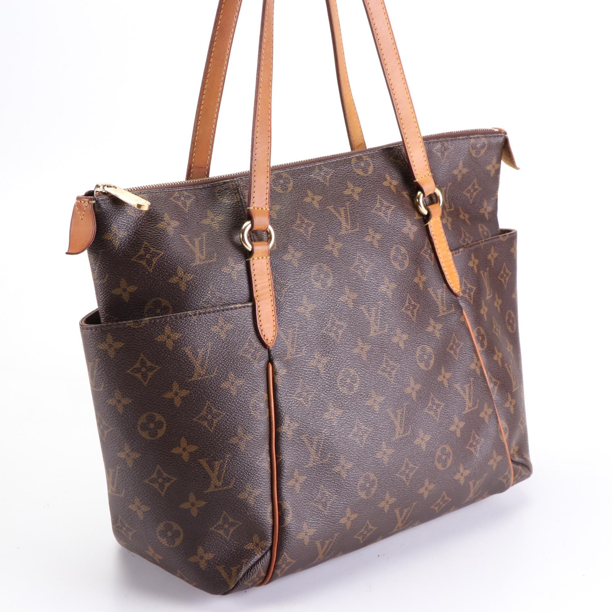 Louis Vuitton Totally MM in Monogram Canvas and Vachetta Leather