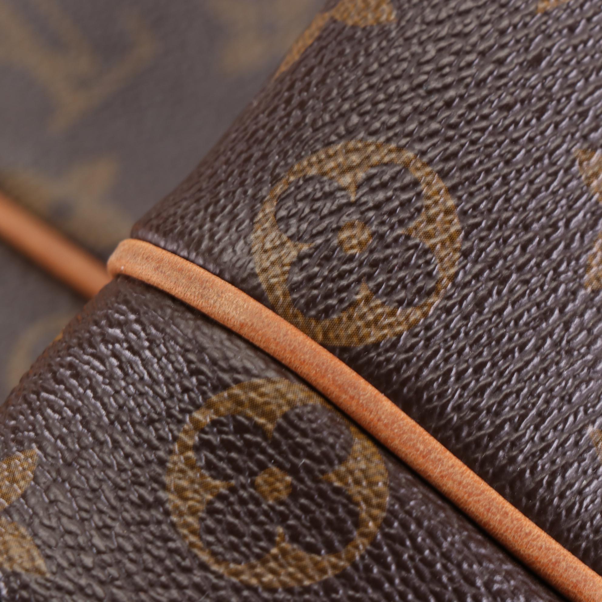 Louis Vuitton Totally MM in Monogram Canvas and Vachetta Leather