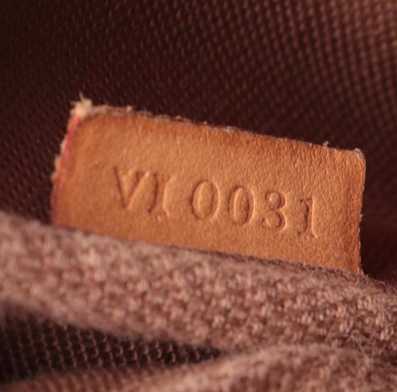 Louis Vuitton Pochette Accessoires in Monogram Canvas