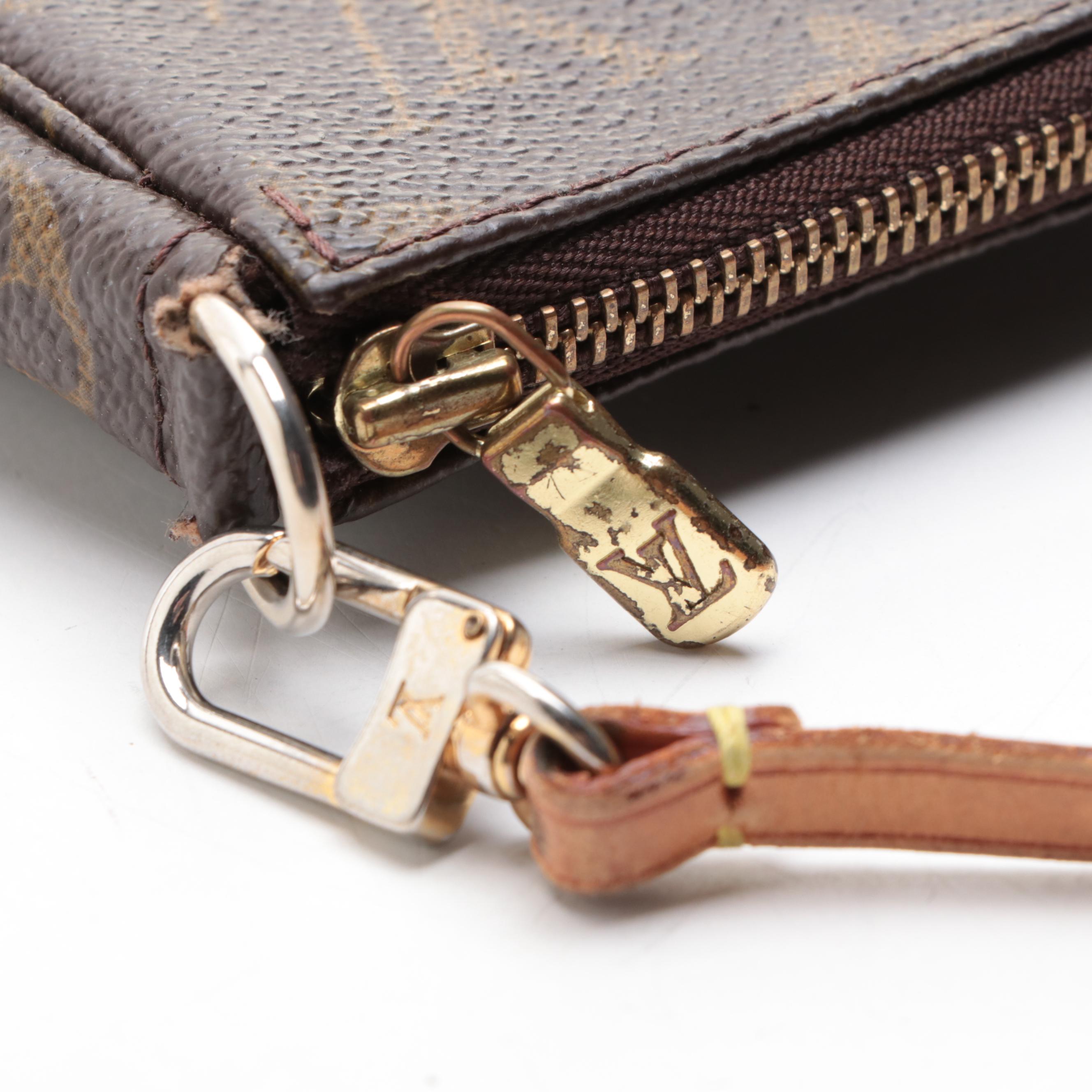 Louis Vuitton Pochette Accessoires in Monogram Canvas