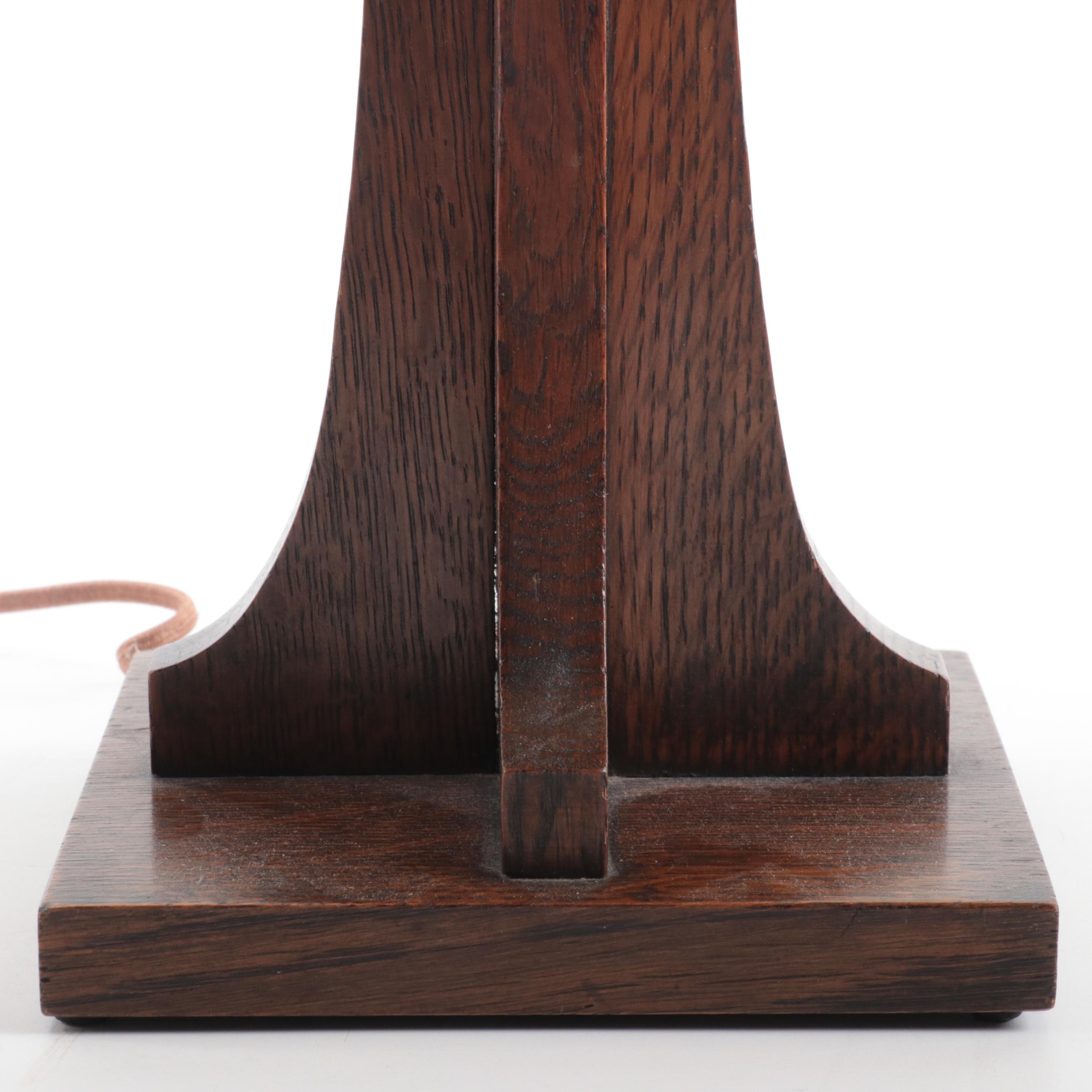 Mission Style Oak and Pebbled Amber Glass Table Lamp, Early to Mid-20th C