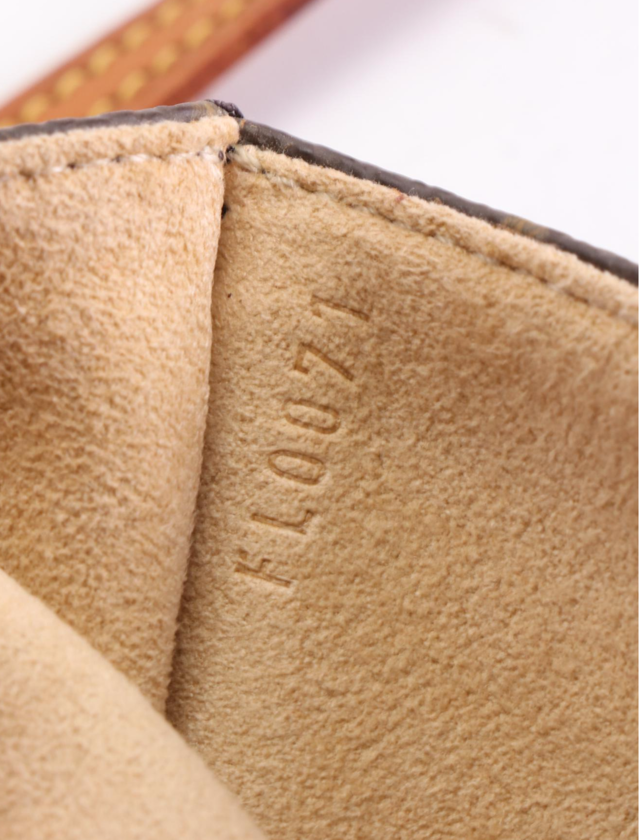 Louis Vuitton Pochette Twin GM in Monogram Canvas and Vachetta Leather