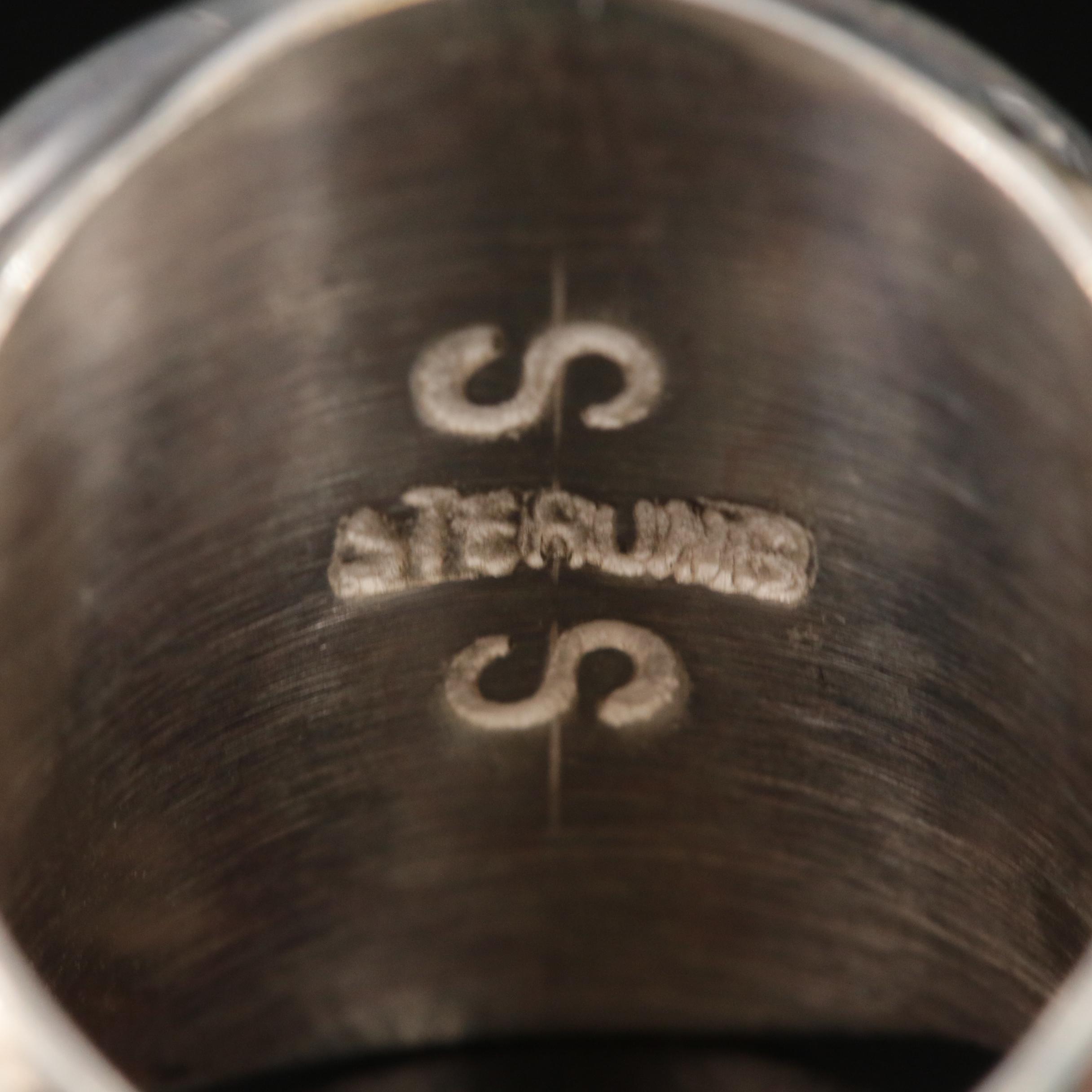 Sterling Mother-of-Pearl and Spiny Oyster Cannabis Leaf Ring