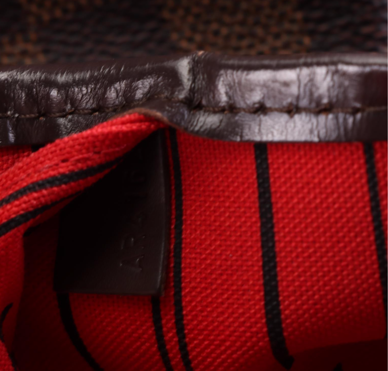 Louis Vuitton Neverfull MM Tote in Damier Ebene Canvas and Leather