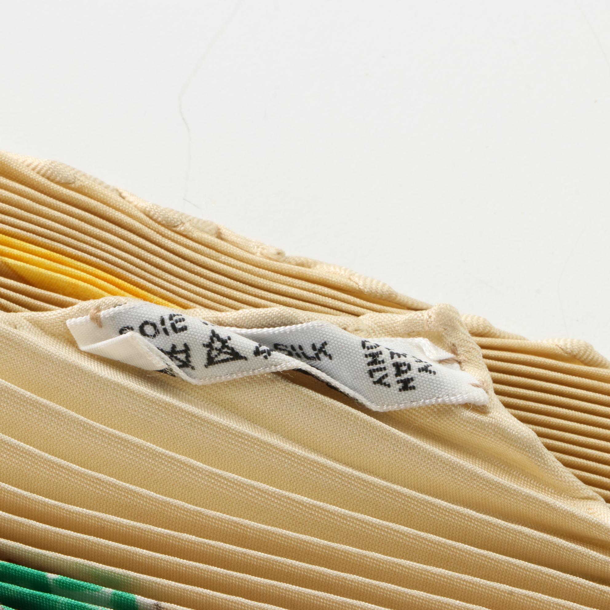 Hermès "Couvée d'Hermès" Scarf 90 in Silk Plissé with Box