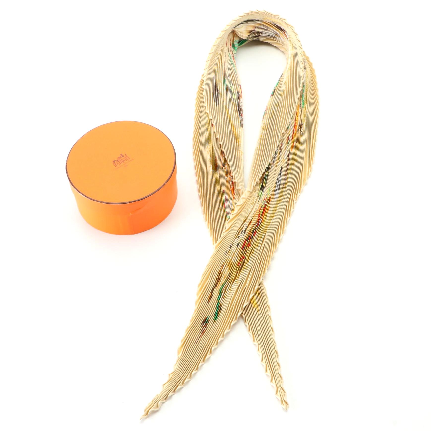 Hermès "Couvée d'Hermès" Scarf 90 in Silk Plissé with Box