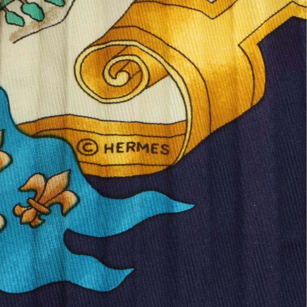 Hermès ''Voiles de Lumières'' Scarf 90 Plissé in Silk Twill with Box