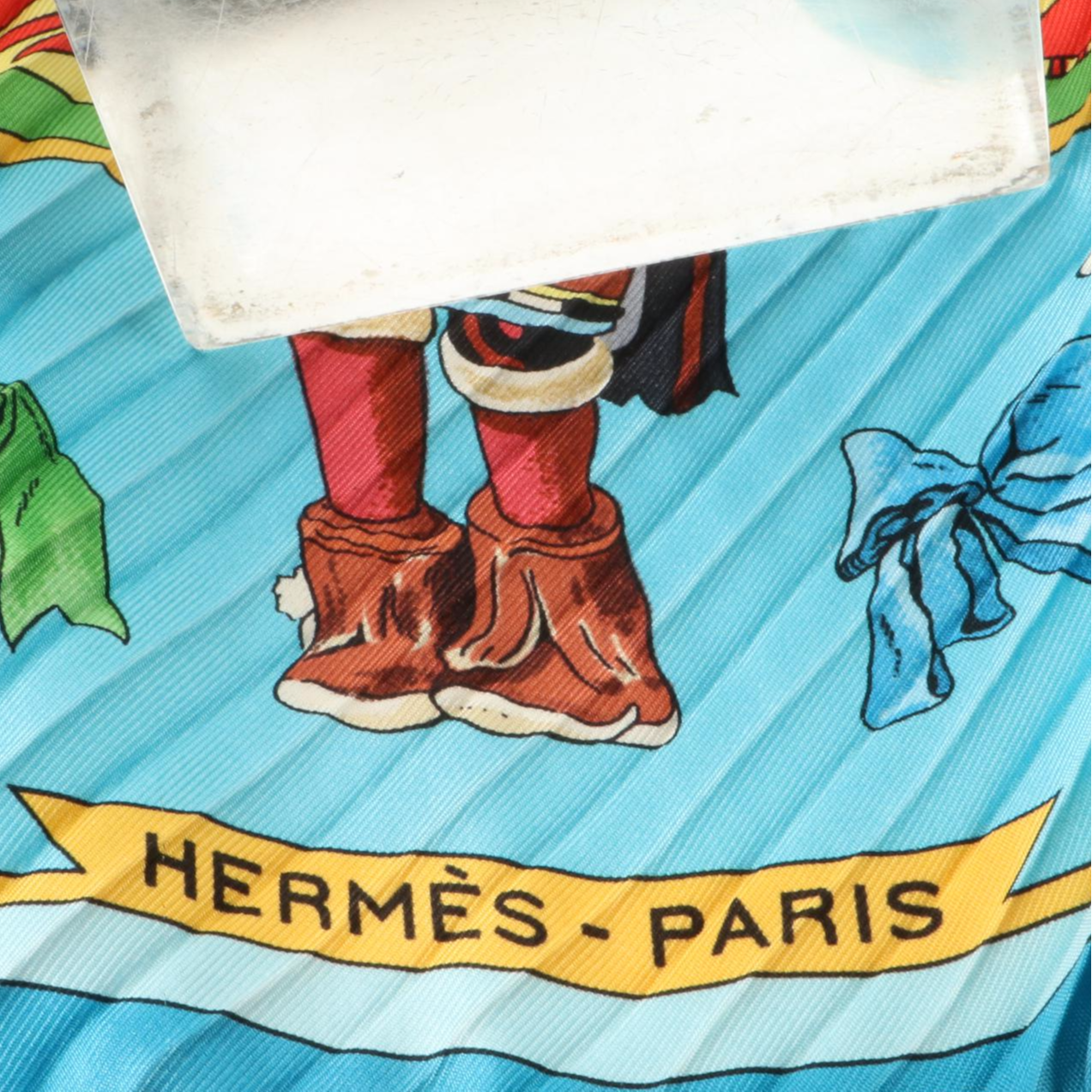 Hermès ''Kachinas'' Scarf 90 Plissé in Silk Twill with Box