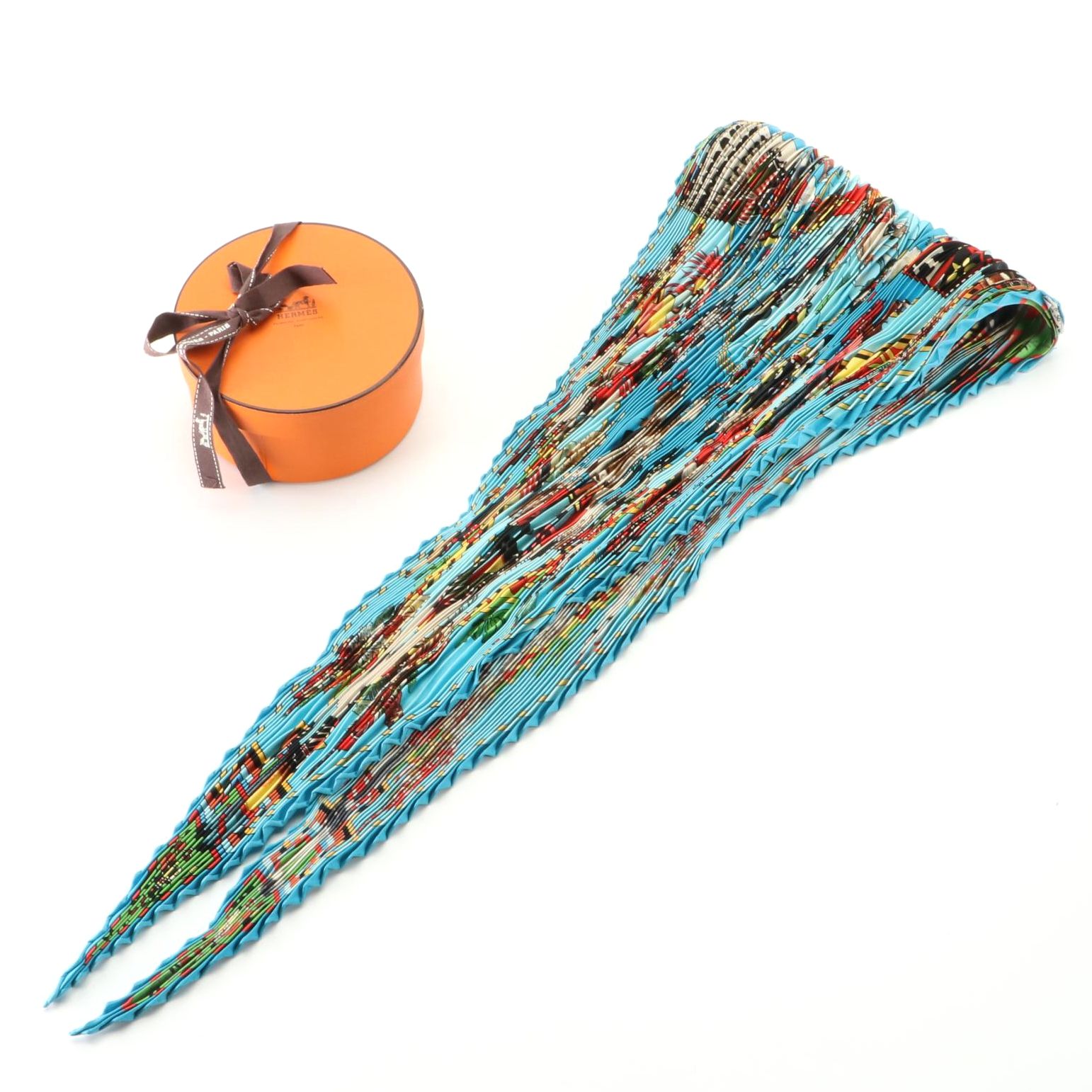 Hermès ''Kachinas'' Scarf 90 Plissé in Silk Twill with Box