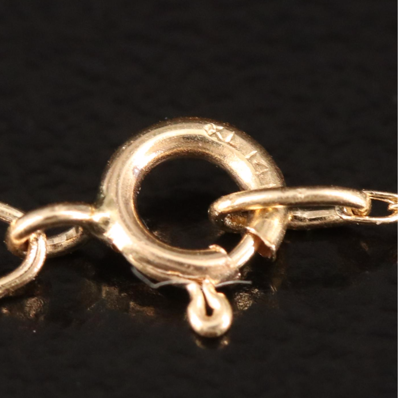 14K 0.12 CT Diamond Solitaire Pendant Necklace