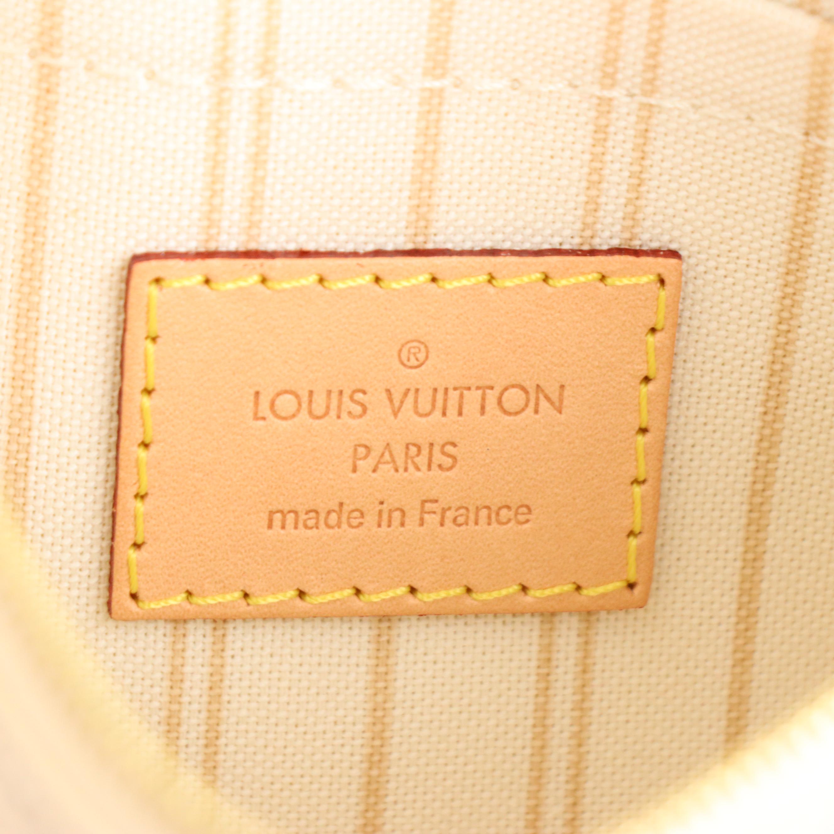 Louis Vuitton Neverfull Pochette in Damier Azur Canvas