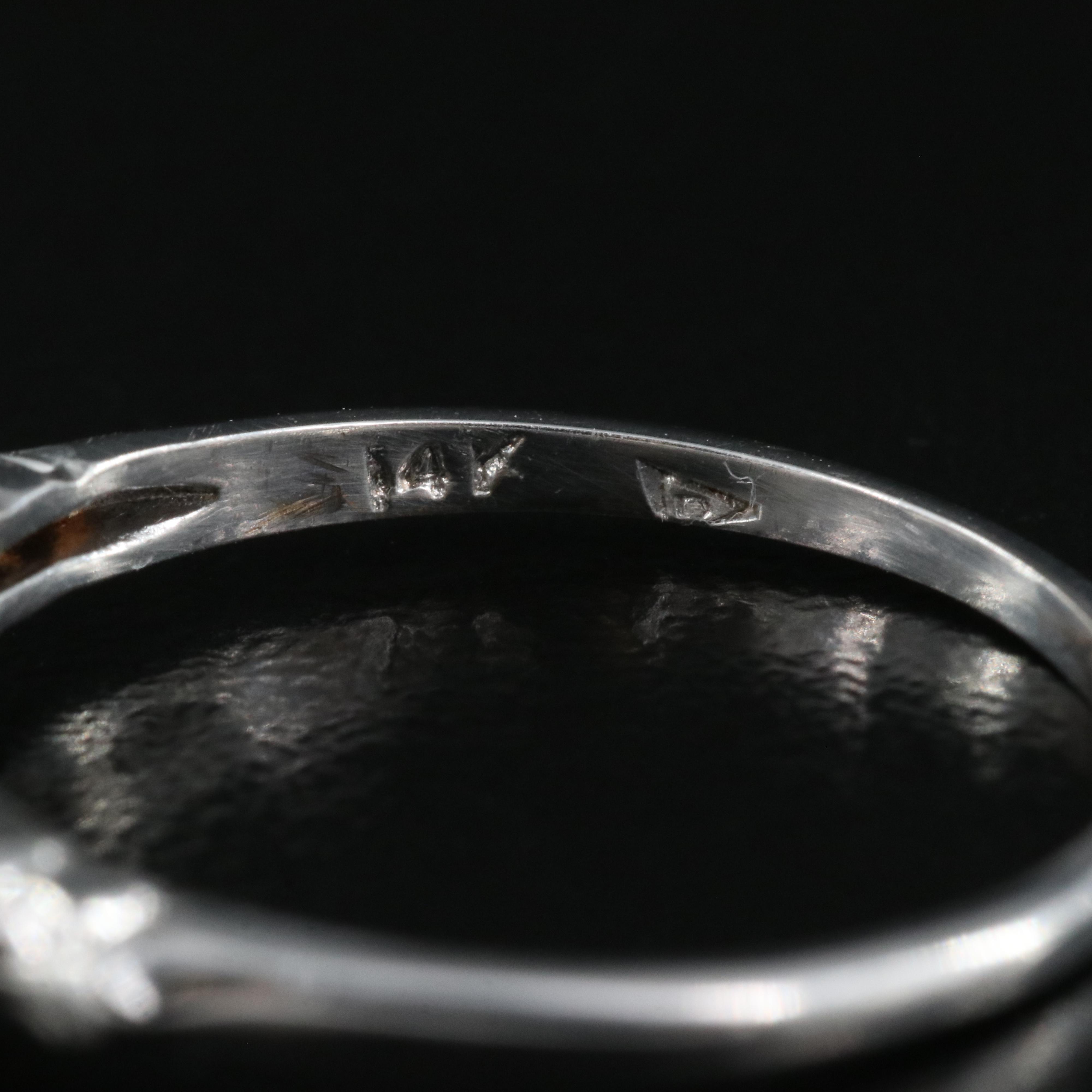 Vintage 14K 0.09 CTW Diamond Ring