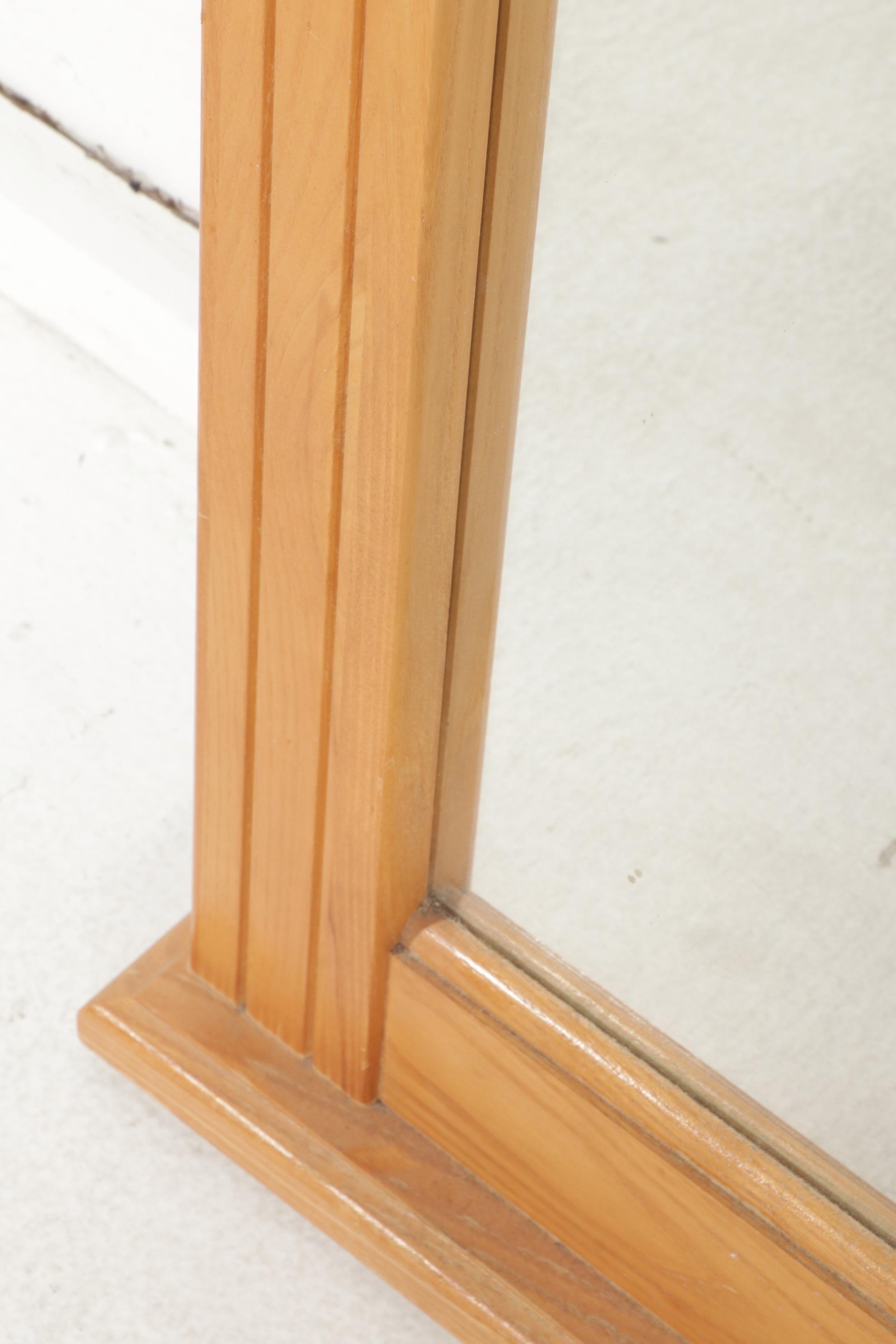 Vaughan Furniture Paneled Wood and Metal Spindle Bedroom Set