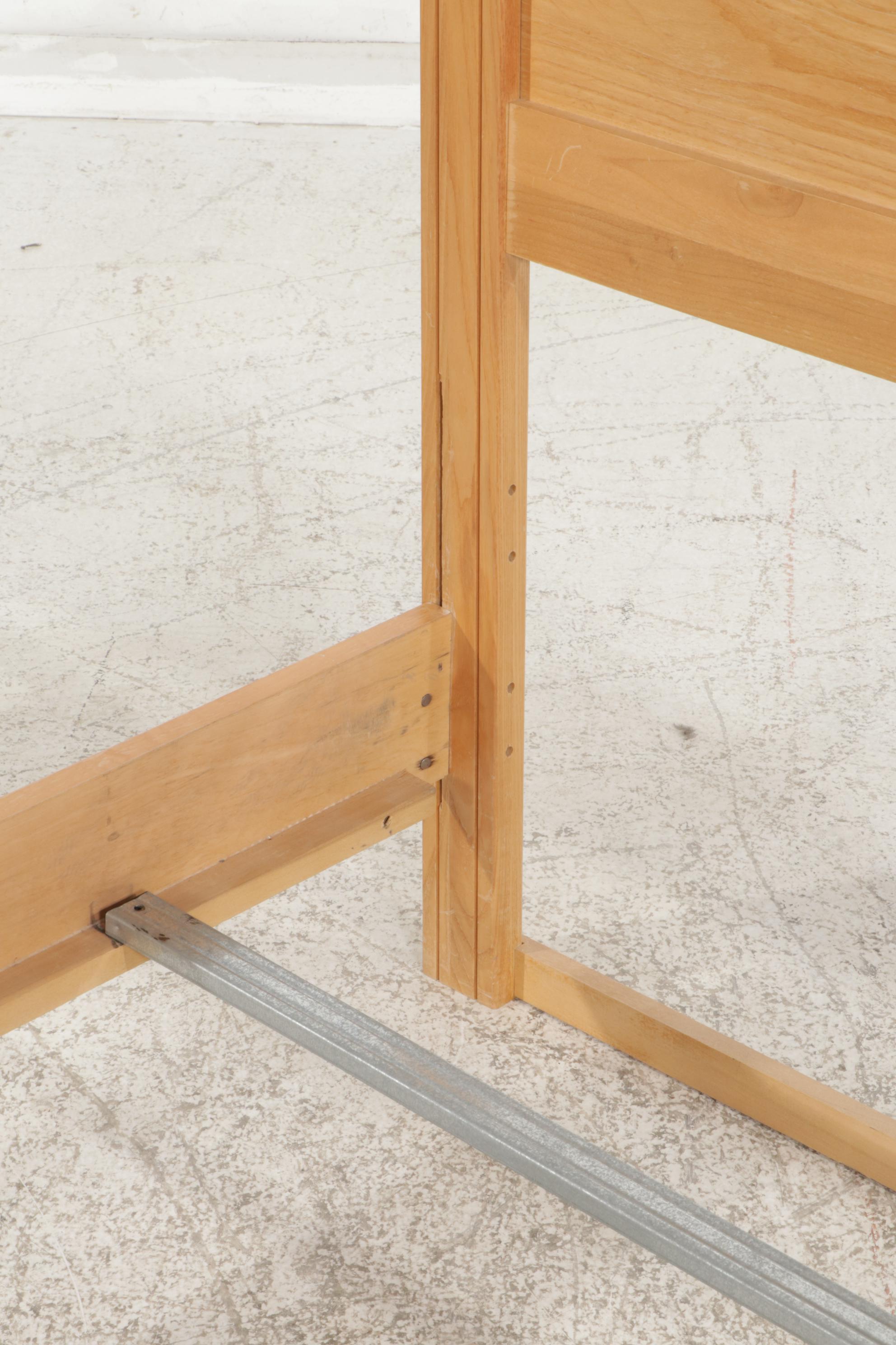 Vaughan Furniture Paneled Wood and Metal Spindle Bedroom Set