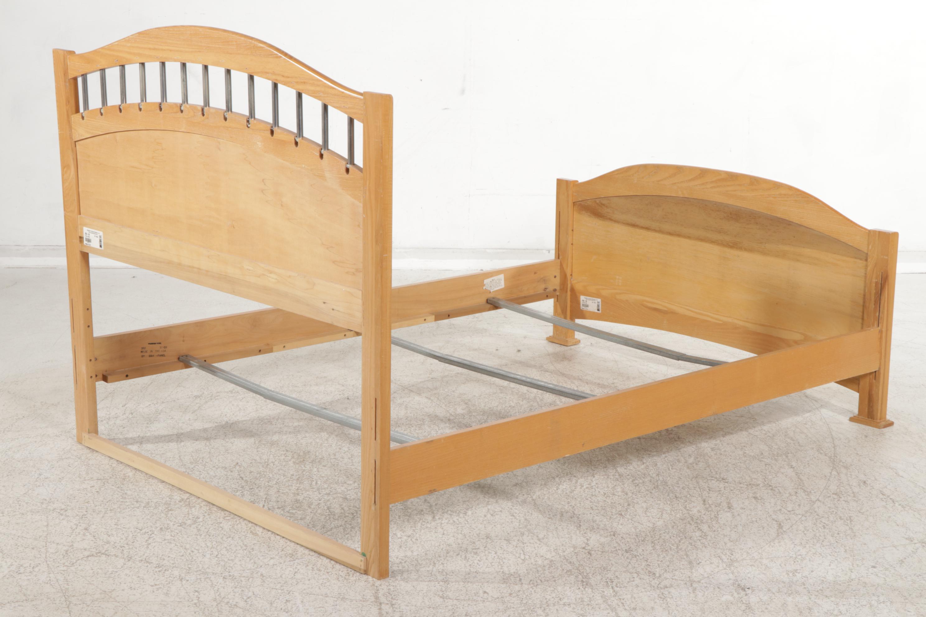 Vaughan Furniture Paneled Wood and Metal Spindle Bedroom Set