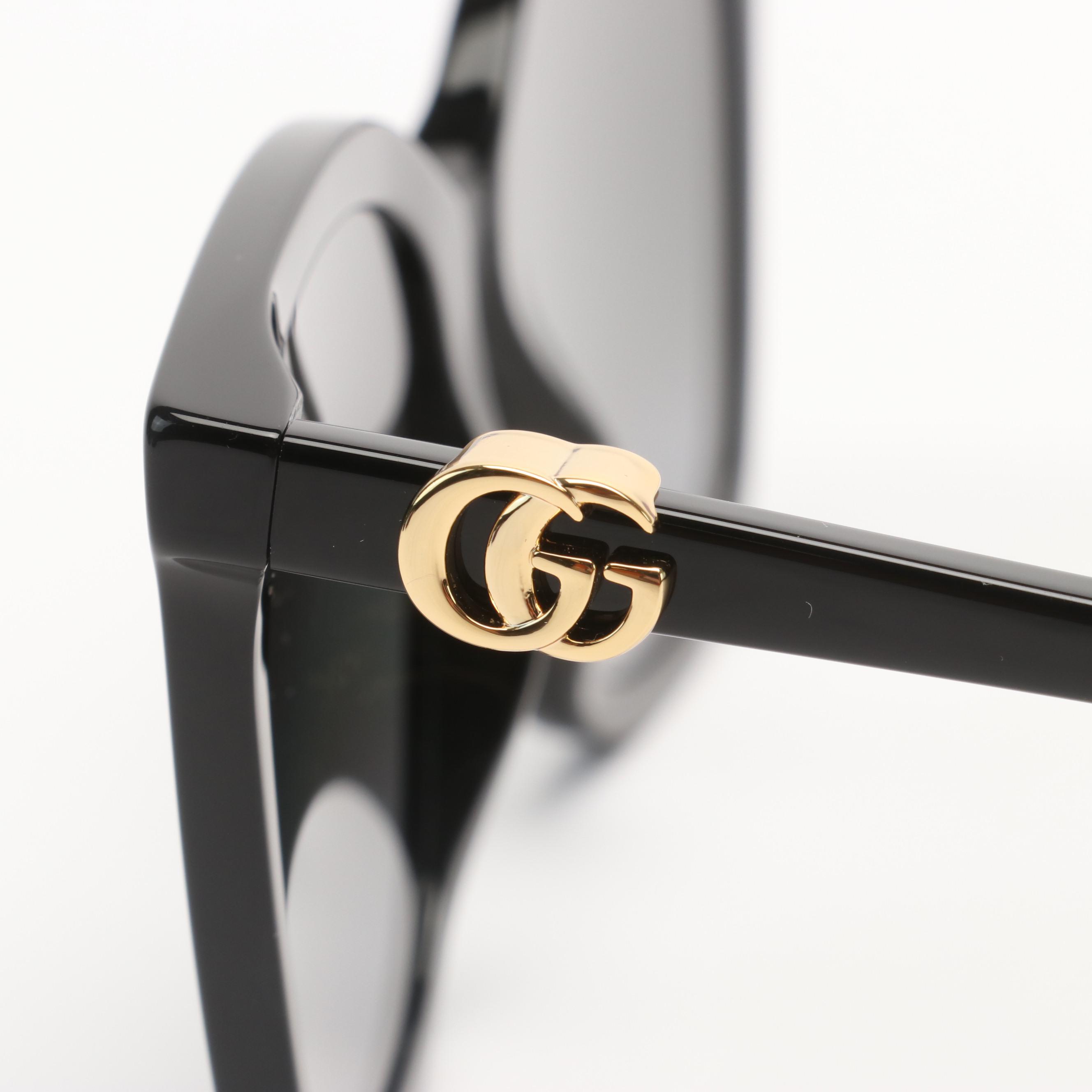 Gucci GG1071S Sunglasses with Case