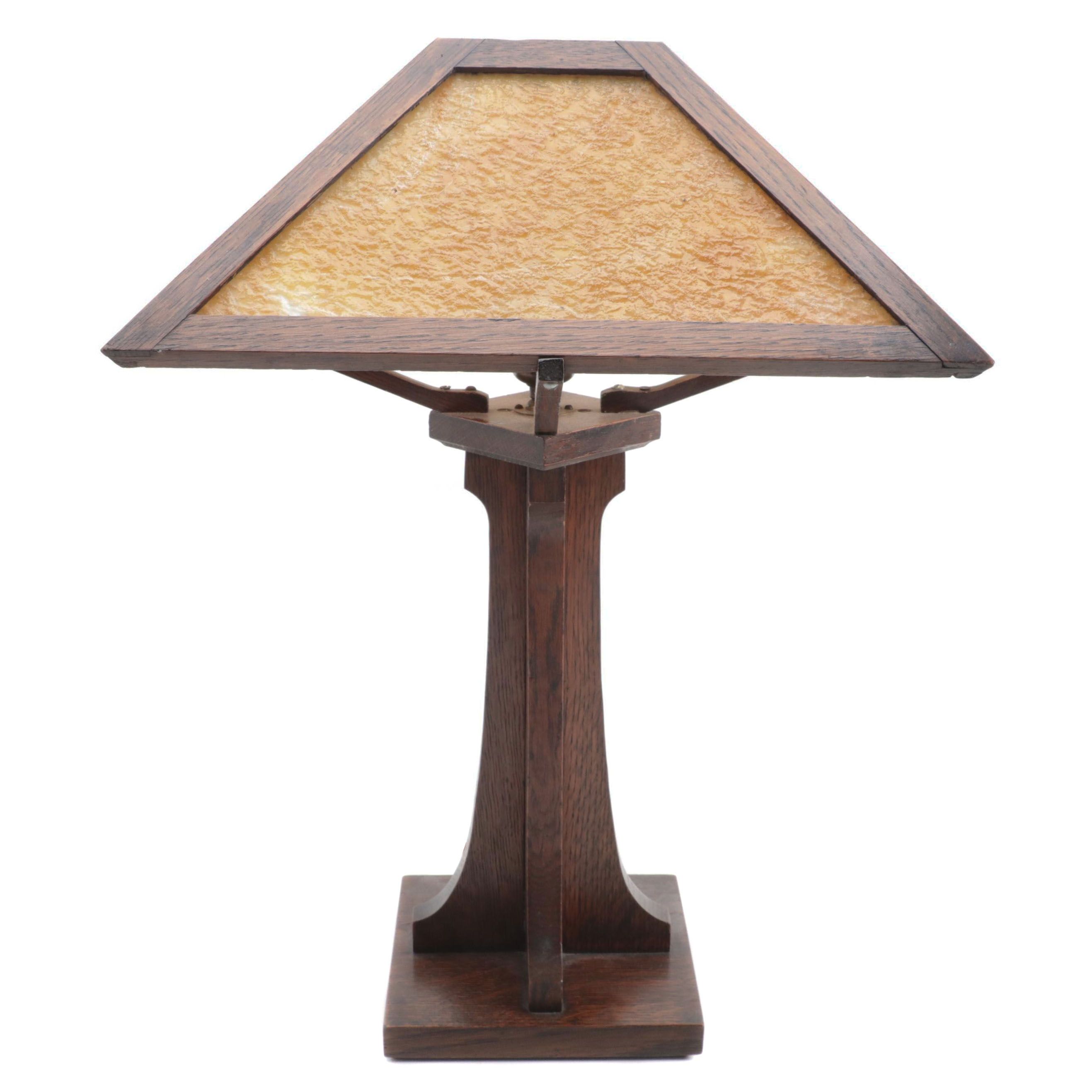 Mission Style Oak and Pebbled Amber Glass Table Lamp, Early to Mid-20th C