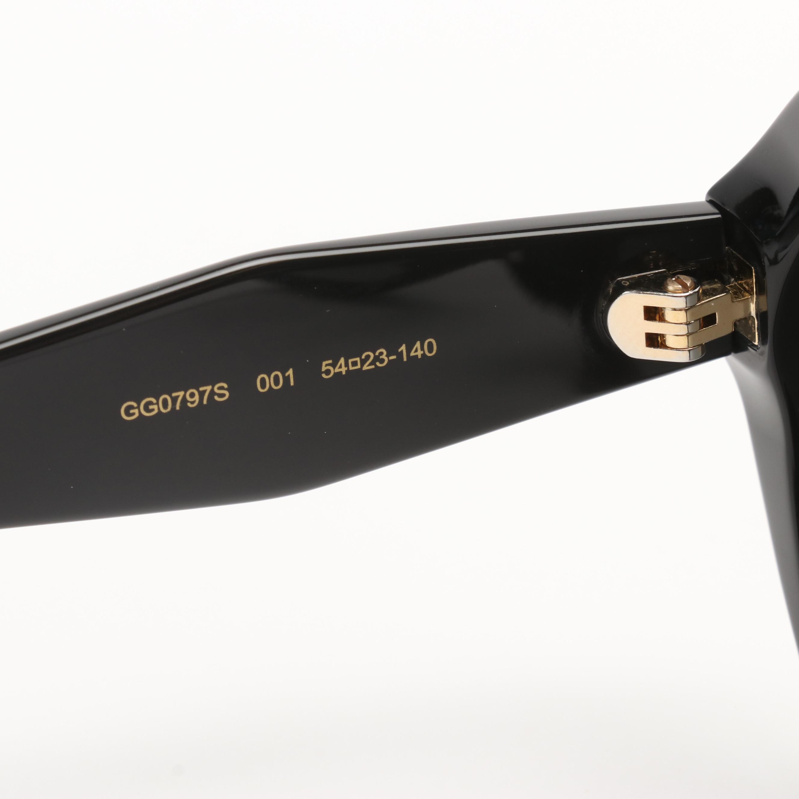 Gucci GG0797S Sunglasses with Case