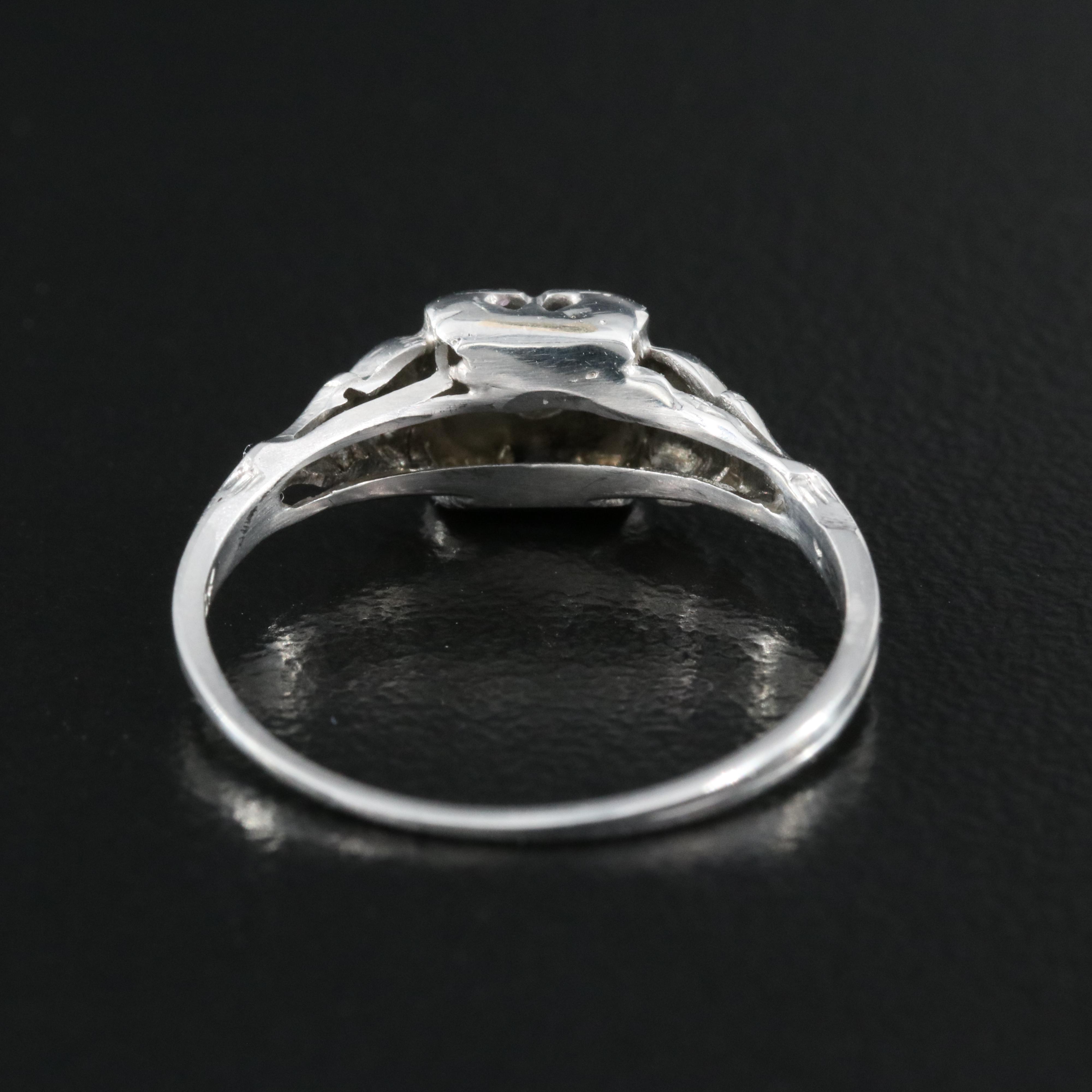 Vintage 18K 0.05 CT Diamond Ring