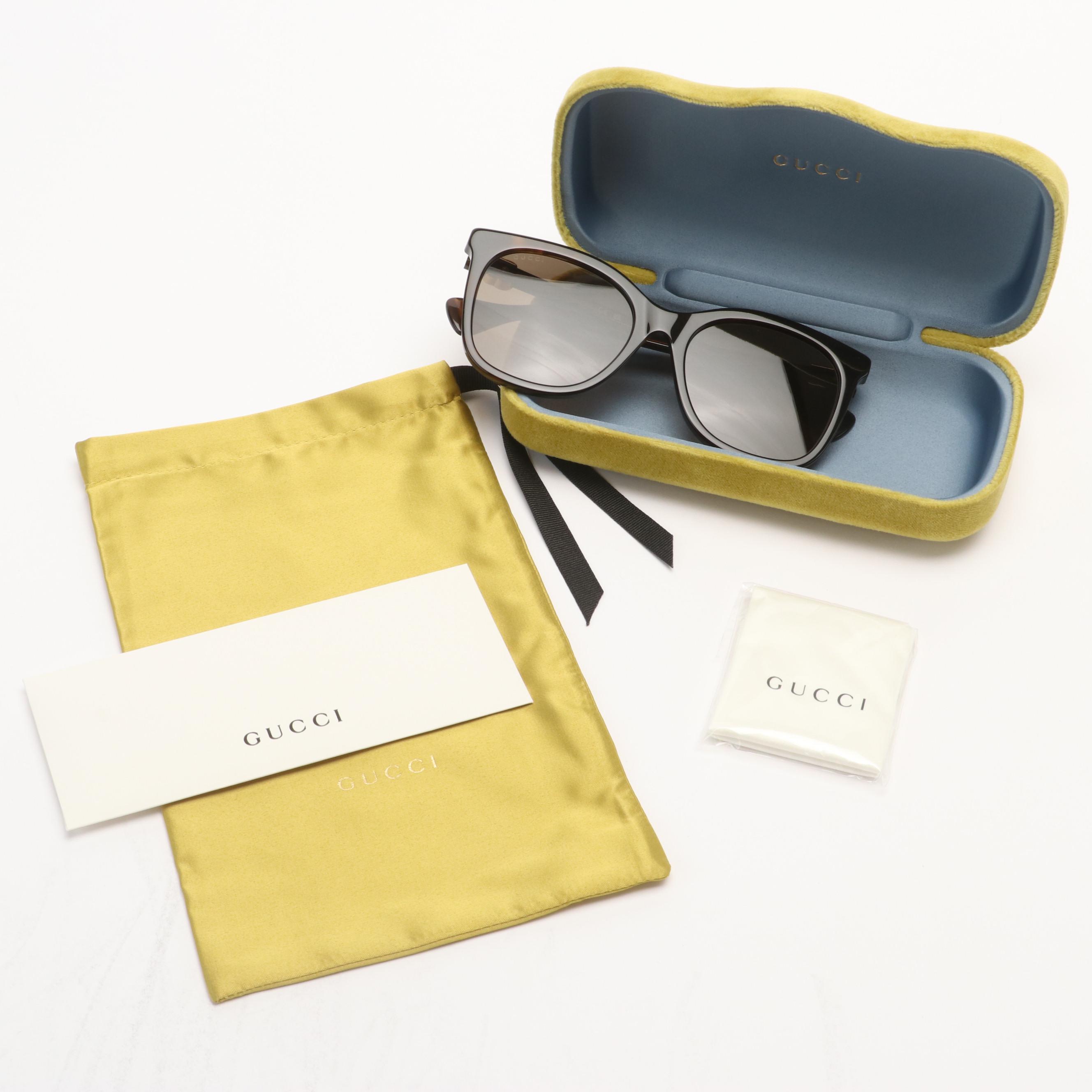 Gucci GG1071S Sunglasses with Case